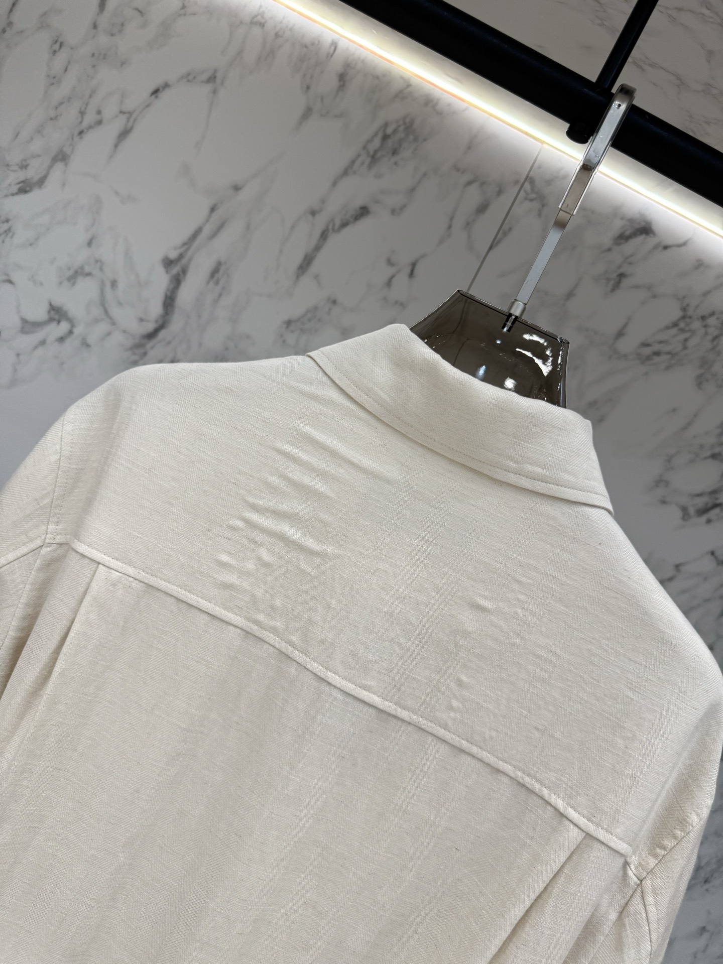 Loro piana 春款2026最新款时尚设计师款夹克外套.处处细节显工艺足够的高级 结构性剪裁的设计