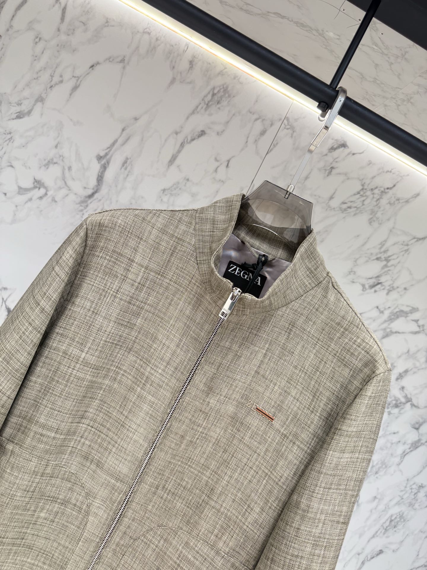 Zegna 春款2026最新款时尚设计师款夹克外套.处处细节显工艺足够的高级 结构性剪裁的设计改变来展现