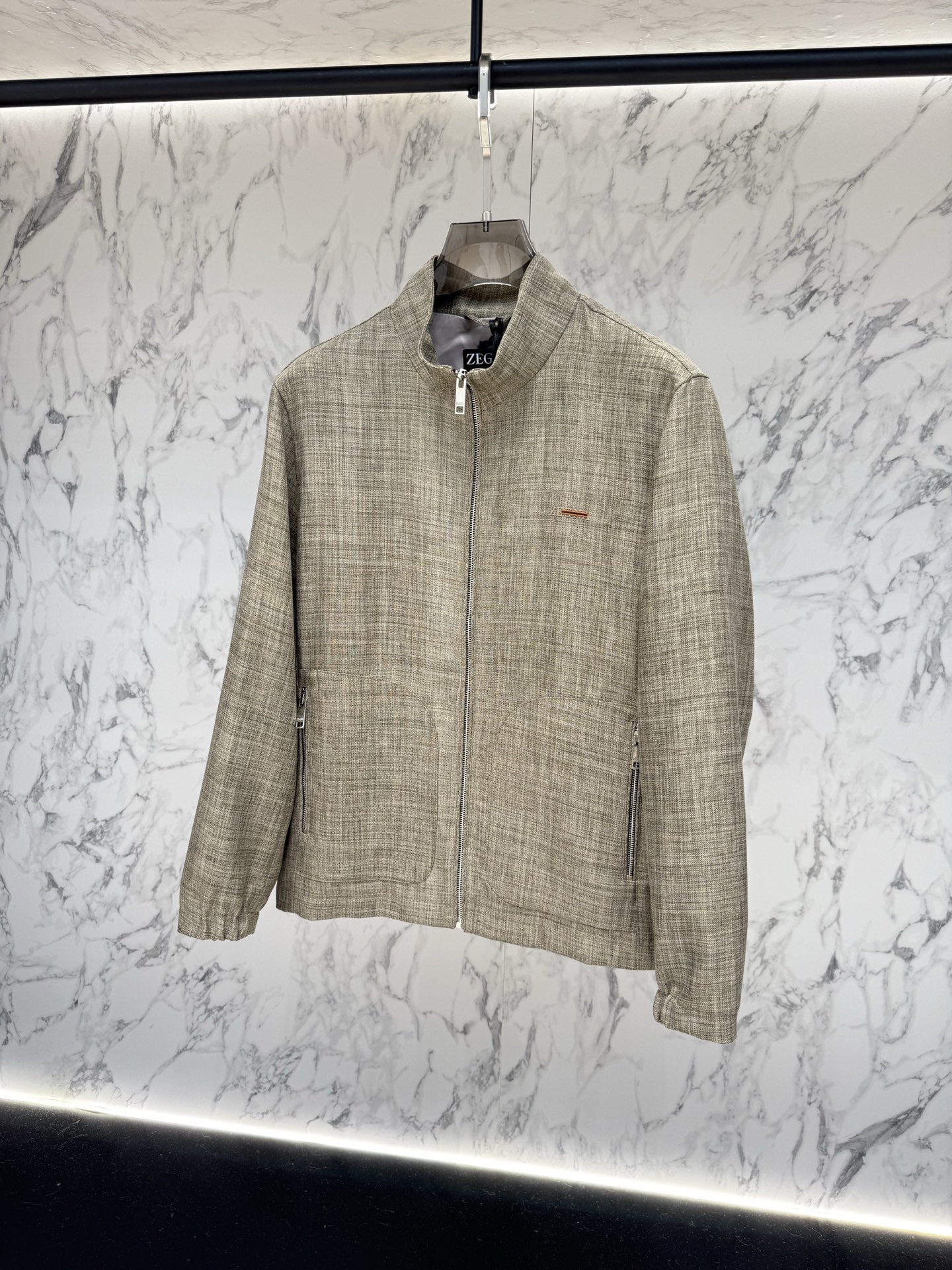 Zegna 春款2026最新款时尚设计师款夹克外套.处处细节显工艺足够的高级 结构性剪裁的设计改变来展现
