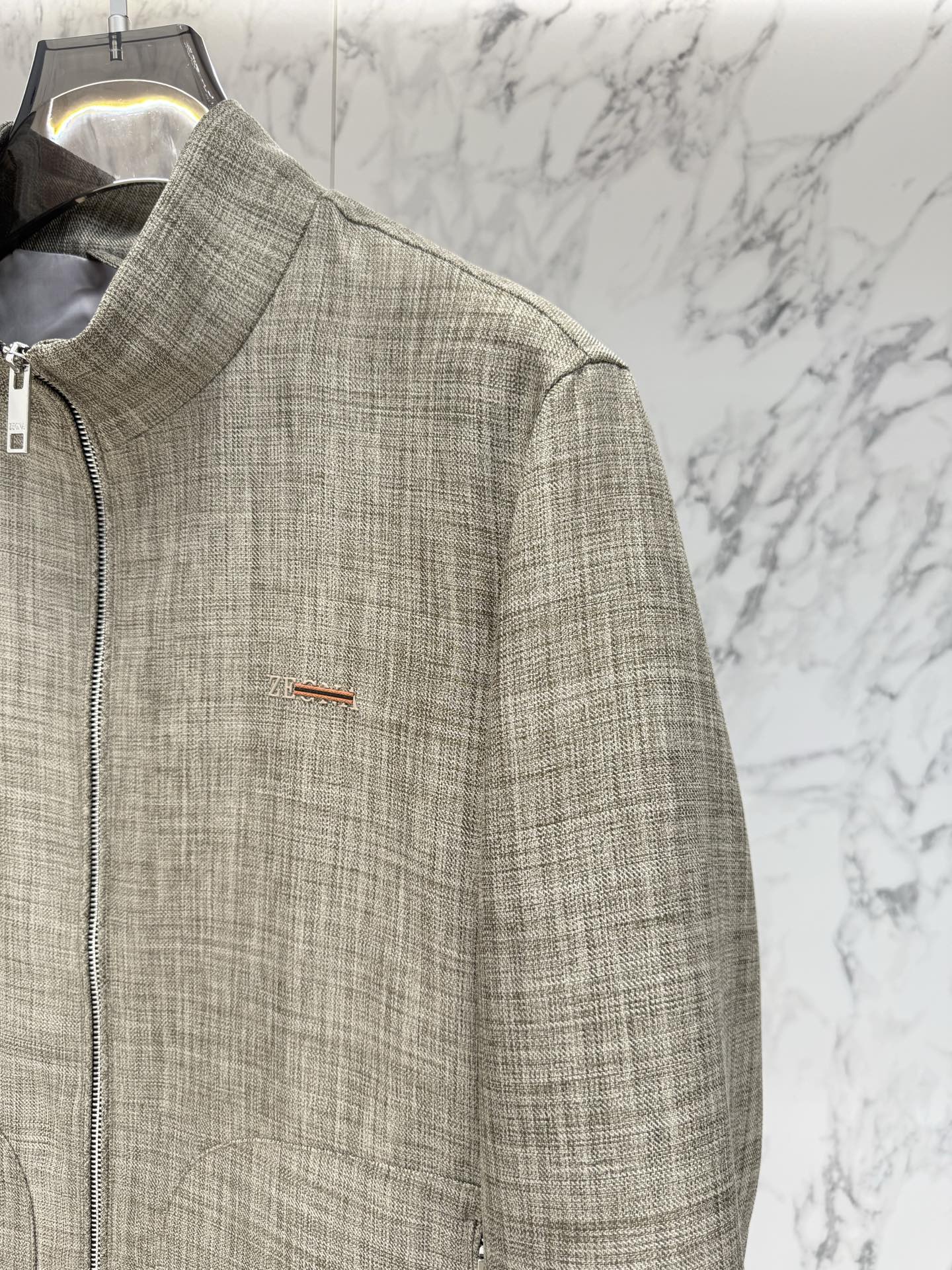 Zegna 春款2026最新款时尚设计师款夹克外套.处处细节显工艺足够的高级 结构性剪裁的设计改变来展现