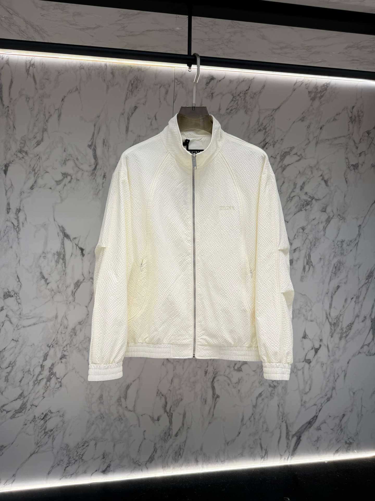 Zegna 春款2026最新款时尚设计师款夹克外套.处处细节显工艺足够的高级 结构性剪裁的设计改变来展现