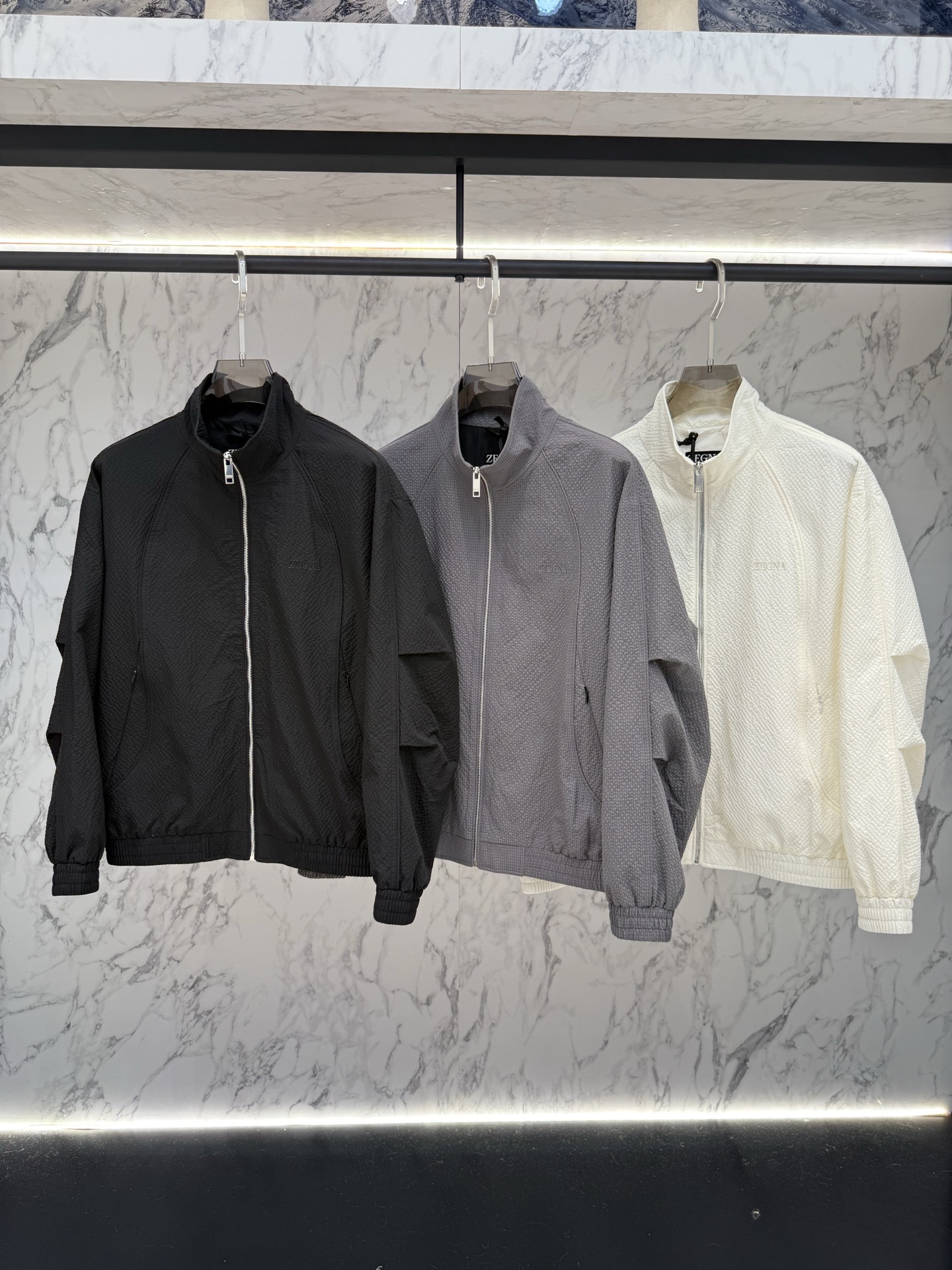 Zegna 春款2026最新款时尚设计师款夹克外套.处处细节显工艺足够的高级 结构性剪裁的设计改变来展现