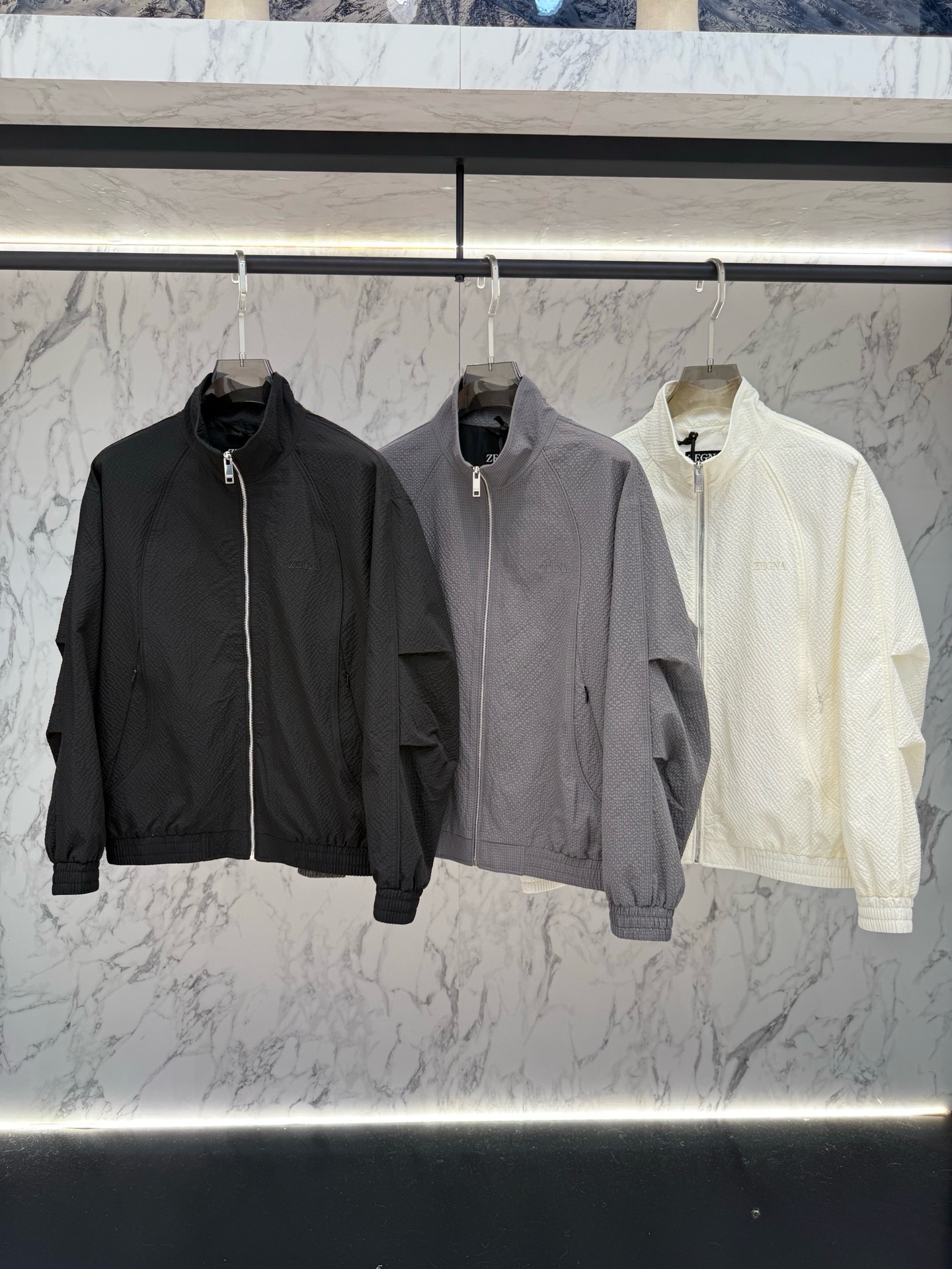 Zegna 春款2026最新款时尚设计师款夹克外套.处处细节显工艺足够的高级 结构性剪裁的设计改变来展现