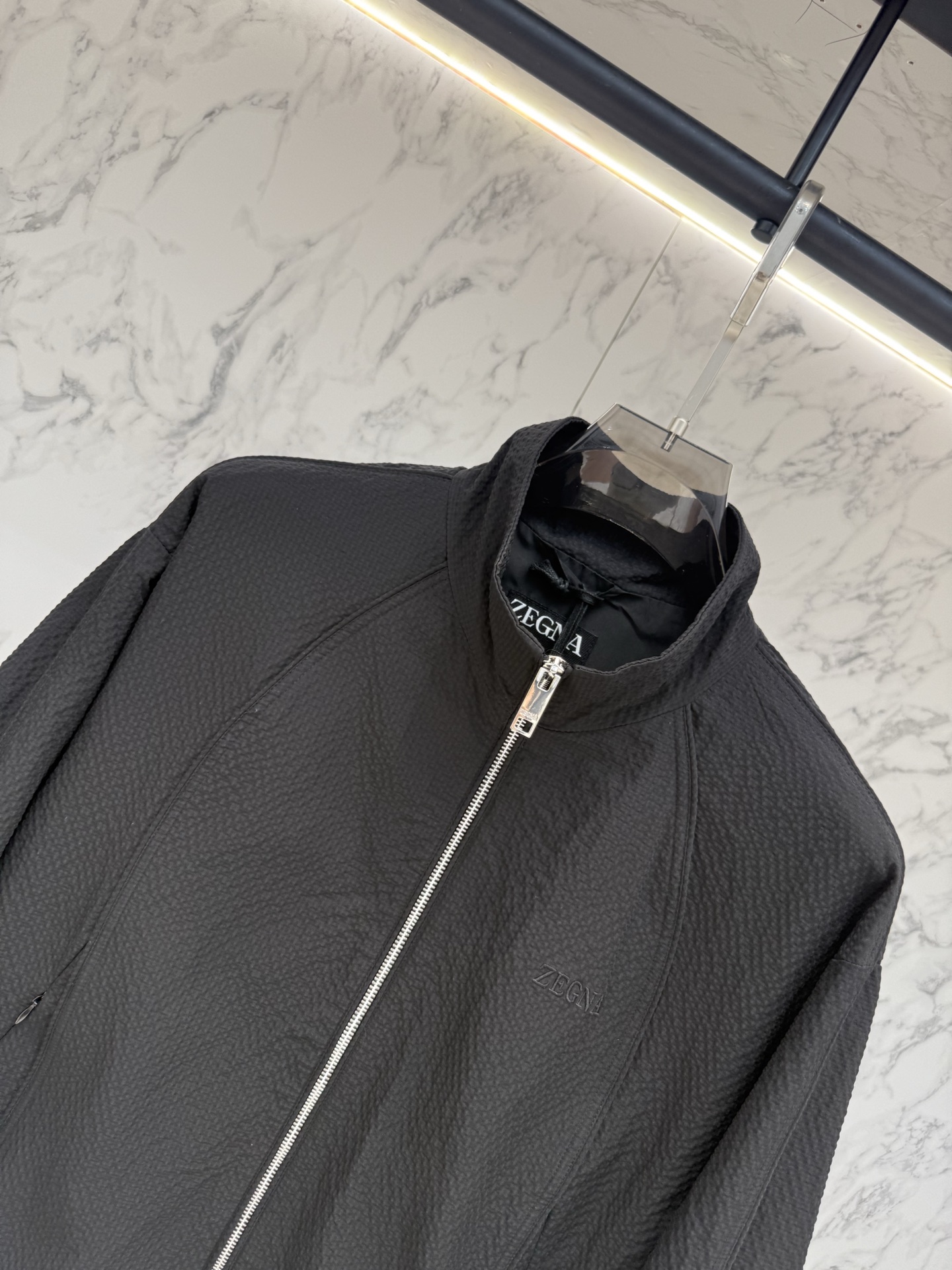 Zegna 春款2026最新款时尚设计师款夹克外套.处处细节显工艺足够的高级 结构性剪裁的设计改变来展现