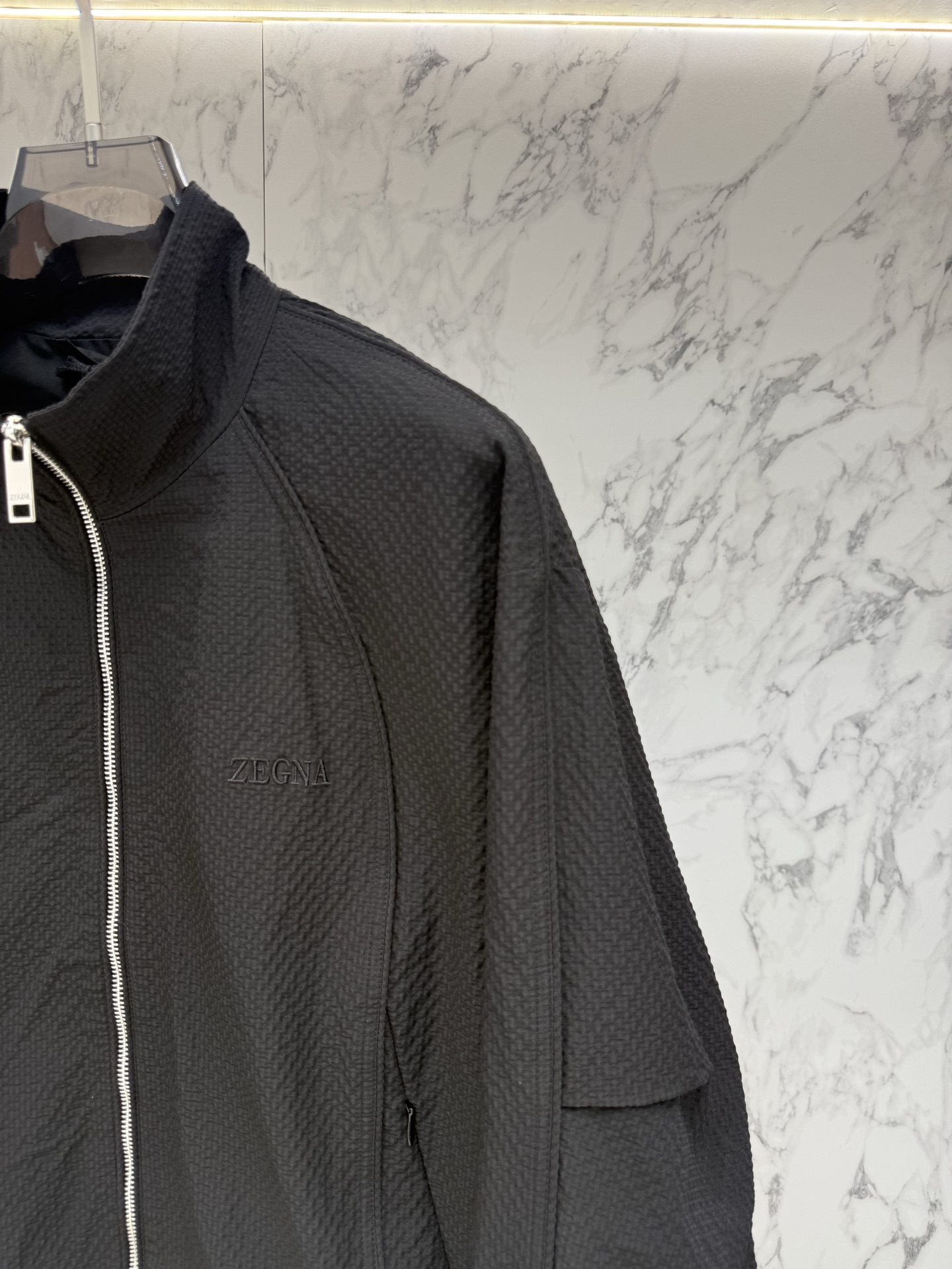 Zegna 春款2026最新款时尚设计师款夹克外套.处处细节显工艺足够的高级 结构性剪裁的设计改变来展现