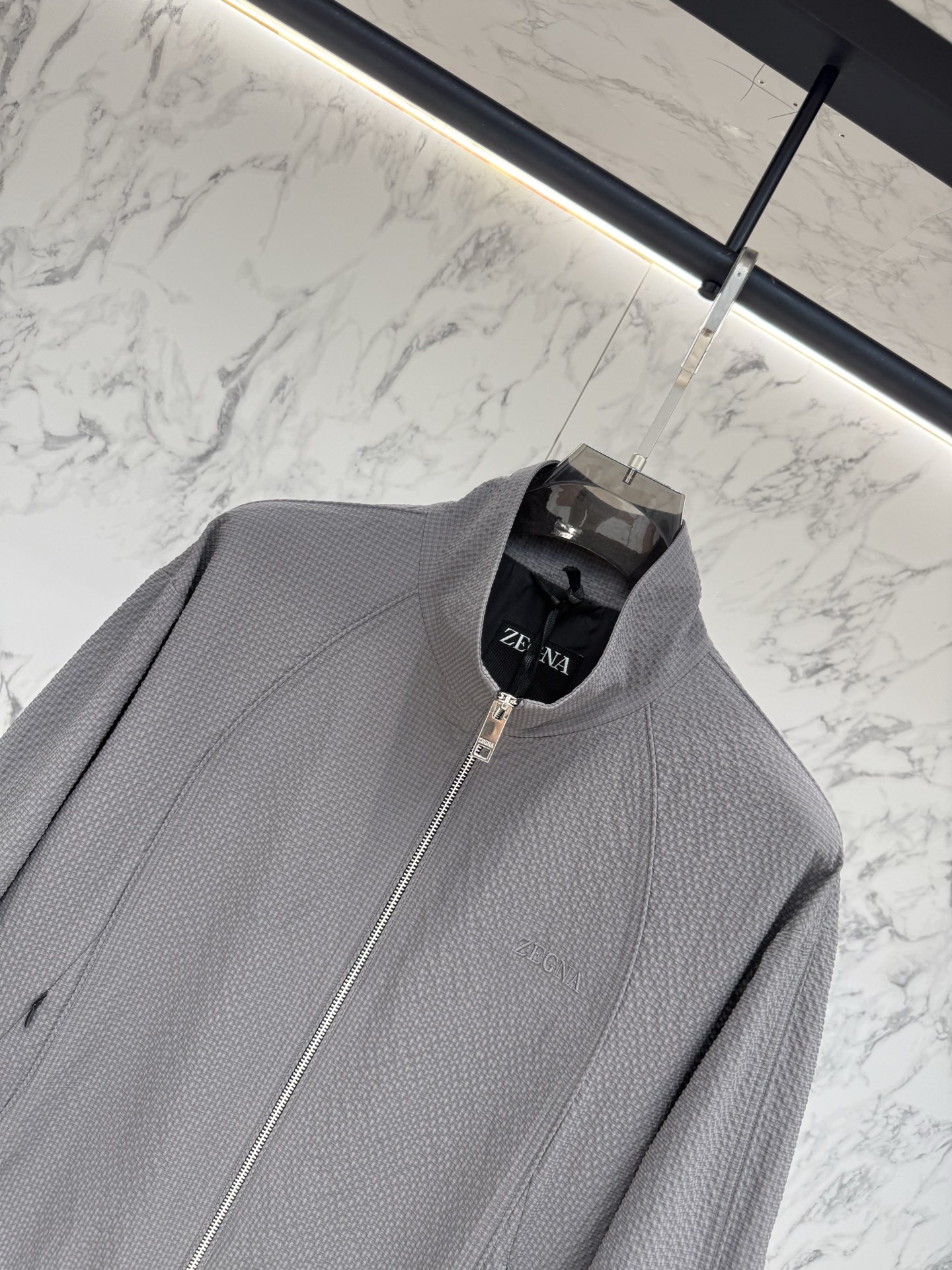 Zegna 春款2026最新款时尚设计师款夹克外套.处处细节显工艺足够的高级 结构性剪裁的设计改变来展现