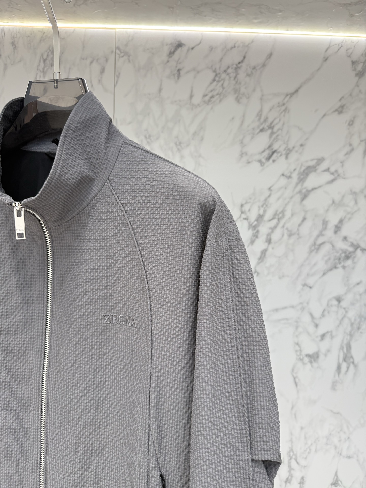 Zegna 春款2026最新款时尚设计师款夹克外套.处处细节显工艺足够的高级 结构性剪裁的设计改变来展现