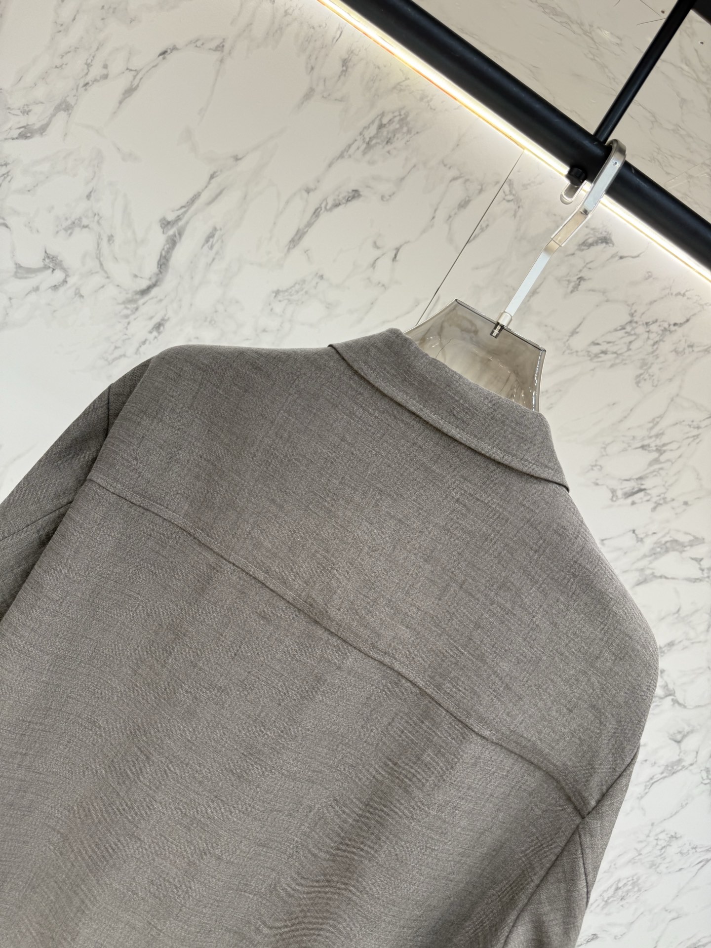 Zegna 春款2026最新款时尚设计师款夹克外套.处处细节显工艺足够的高级 结构性剪裁的设计改变来展现