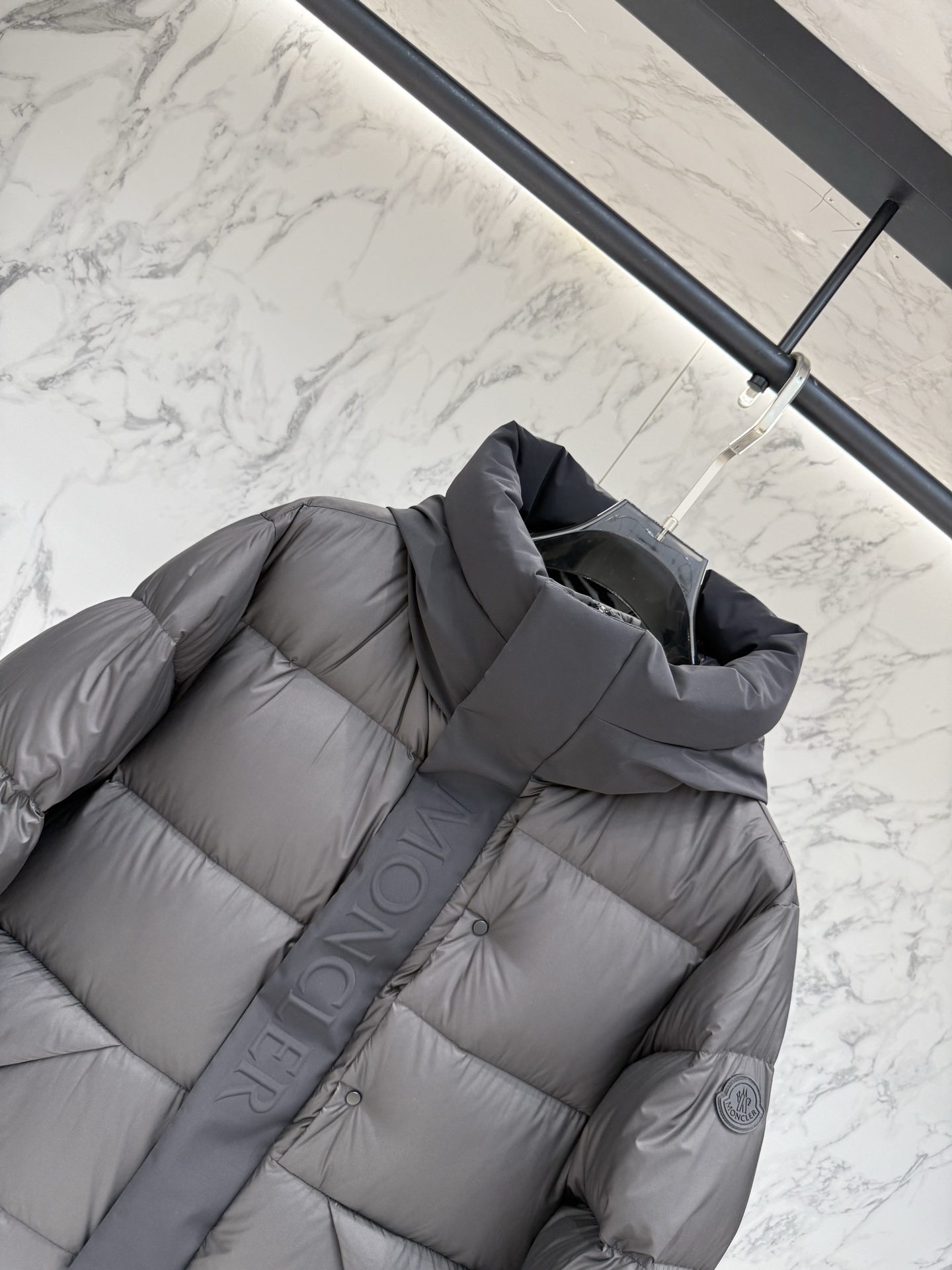 Пуховик Moncler