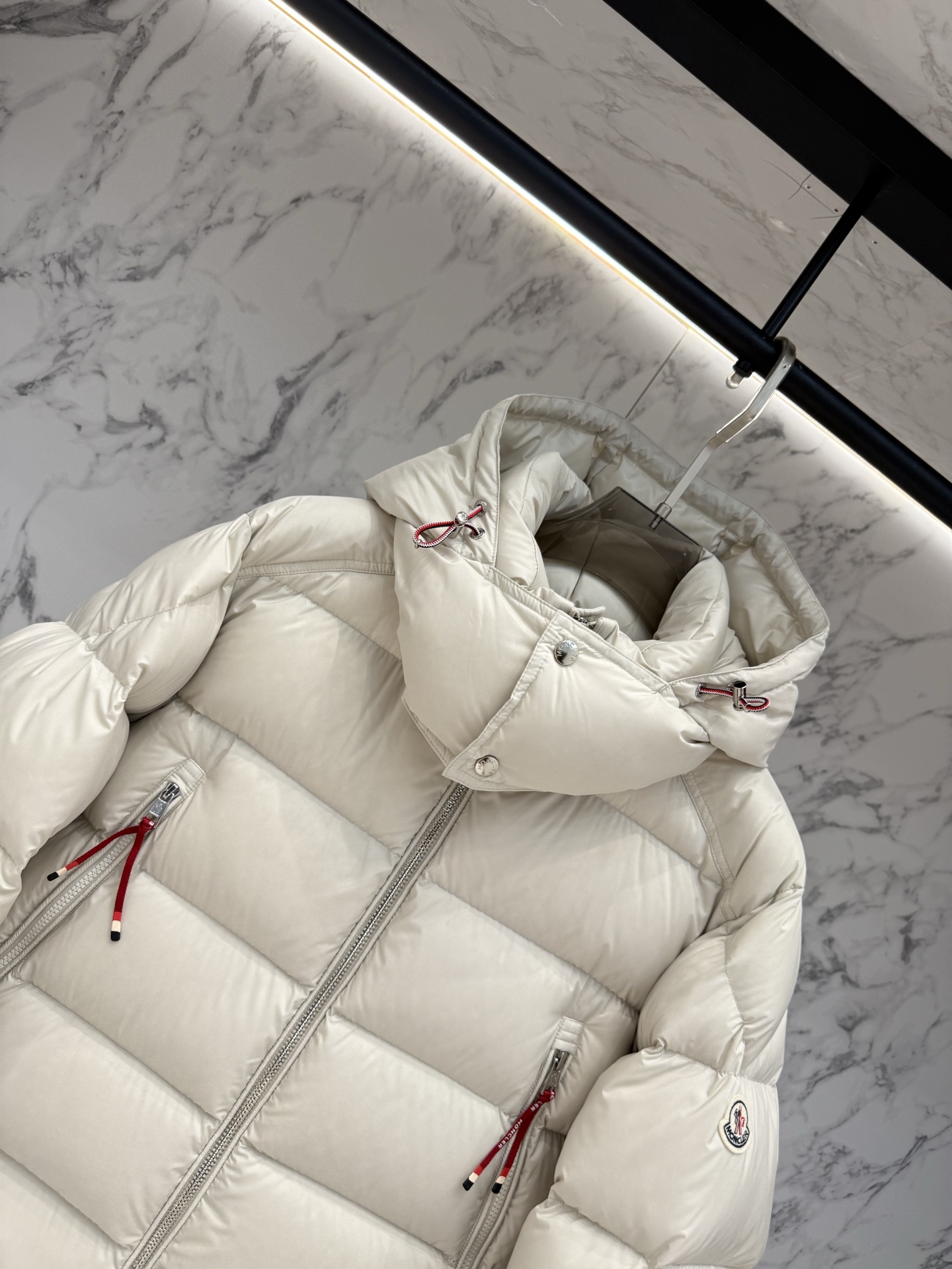 Пуховик Moncler