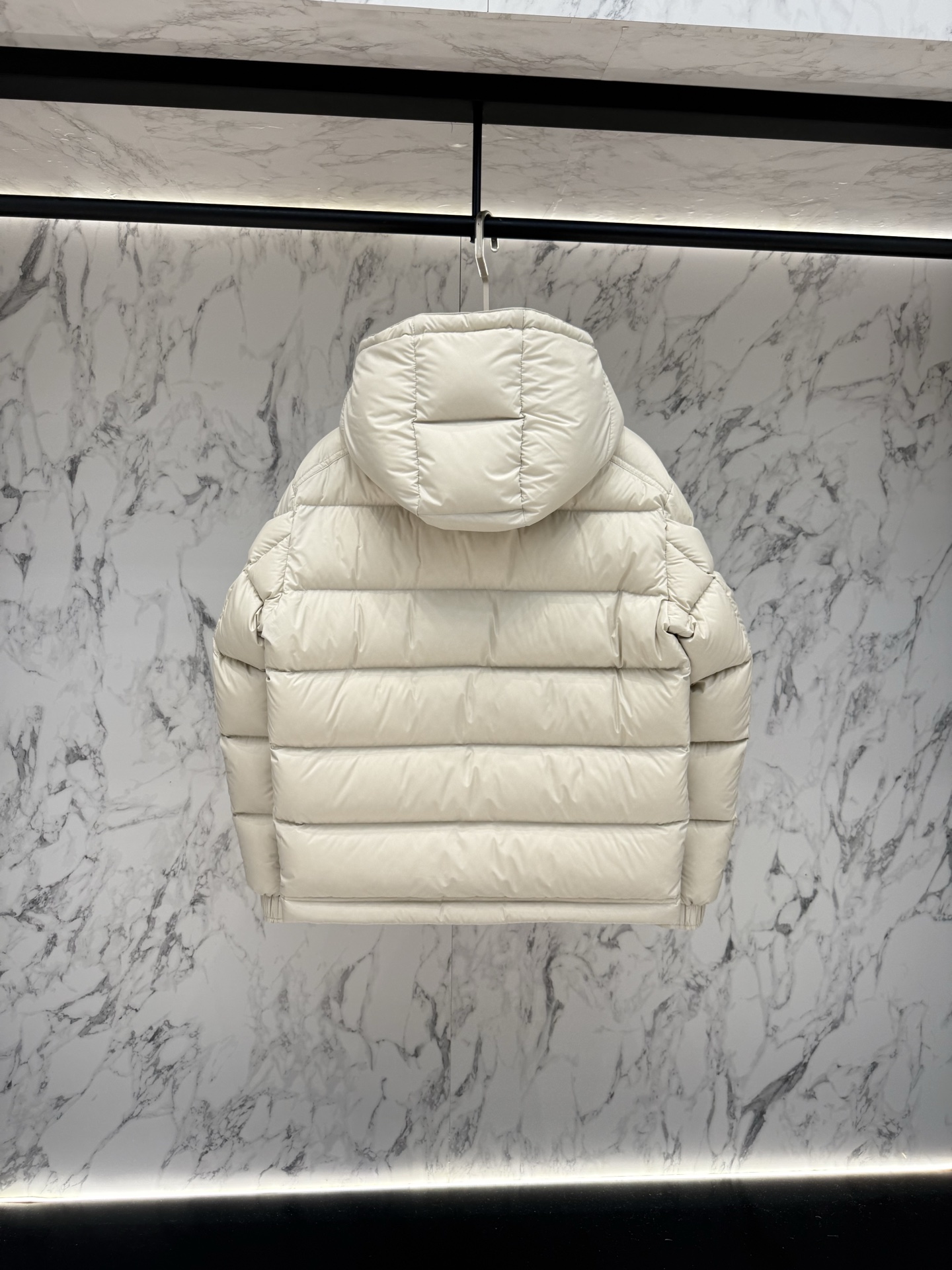 Пуховик Moncler