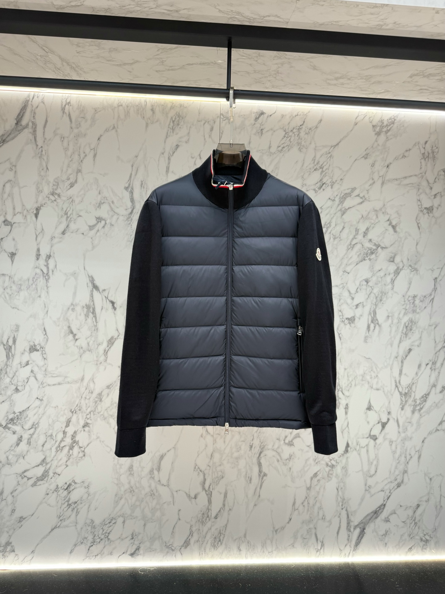 Пуховик Moncler