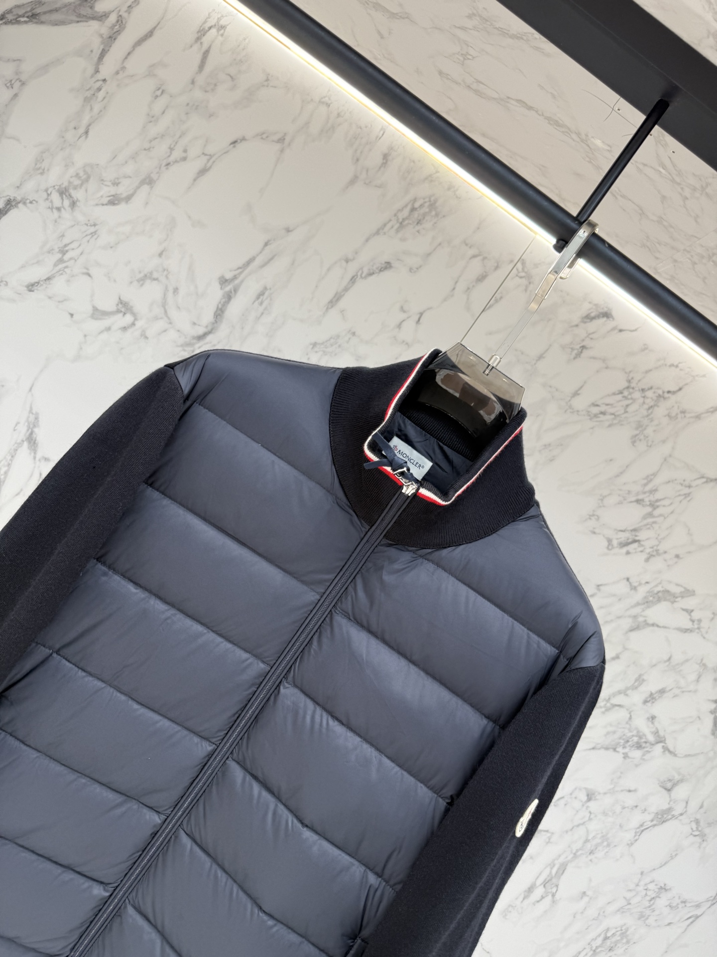 Пуховик Moncler