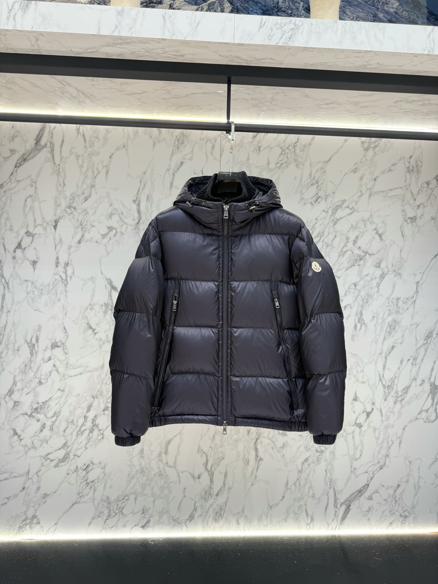 Пуховик Moncler