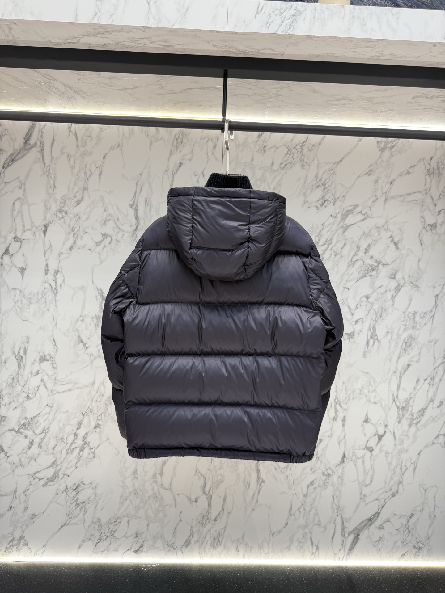 Пуховик Moncler