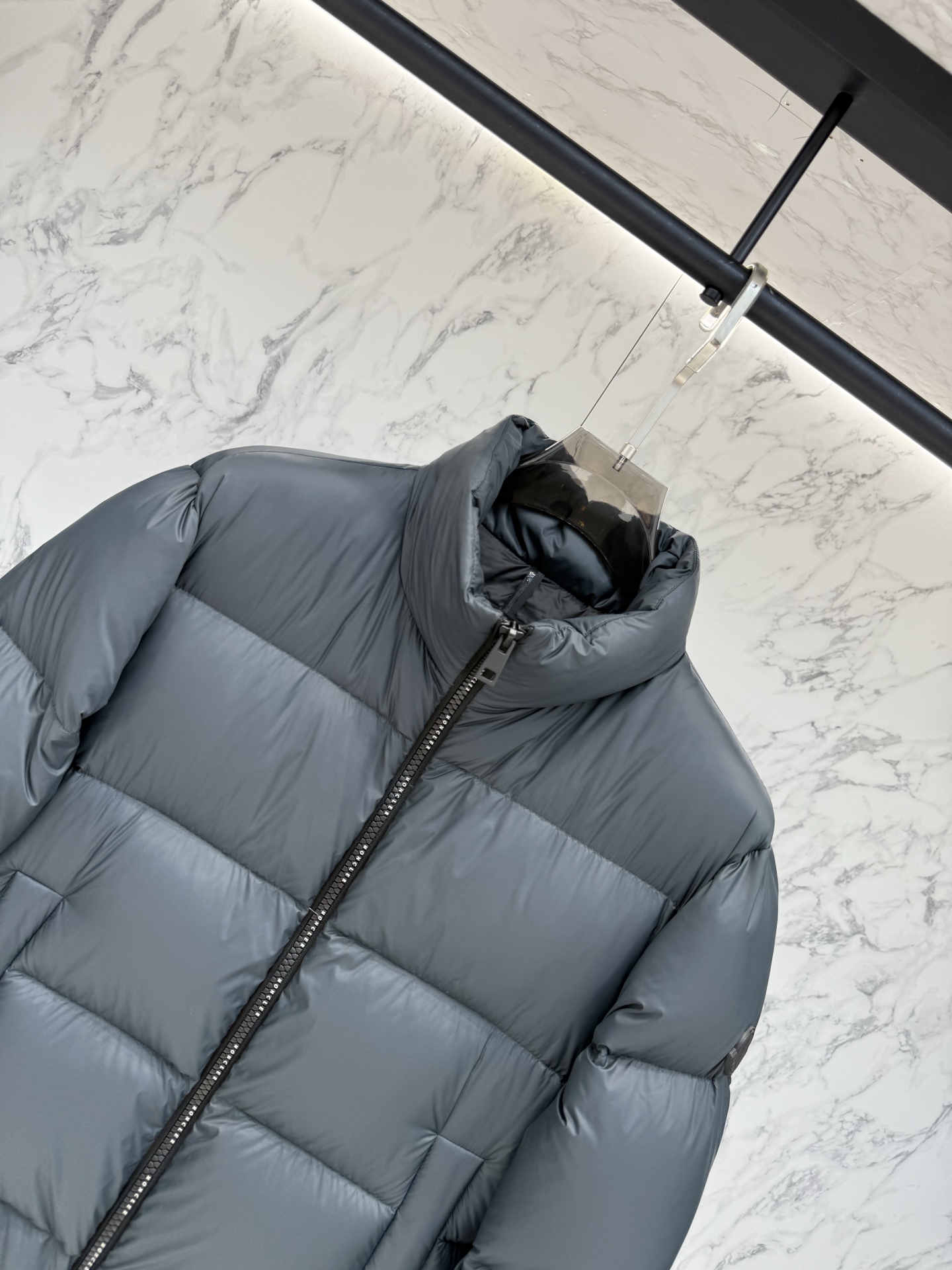 Пуховик Moncler