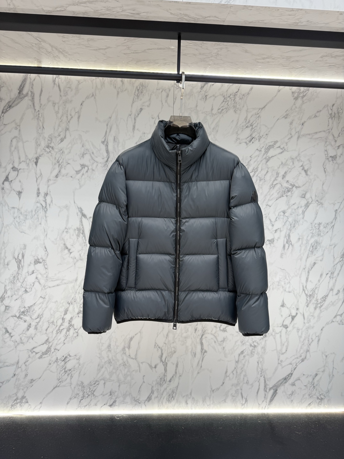 Пуховик Moncler
