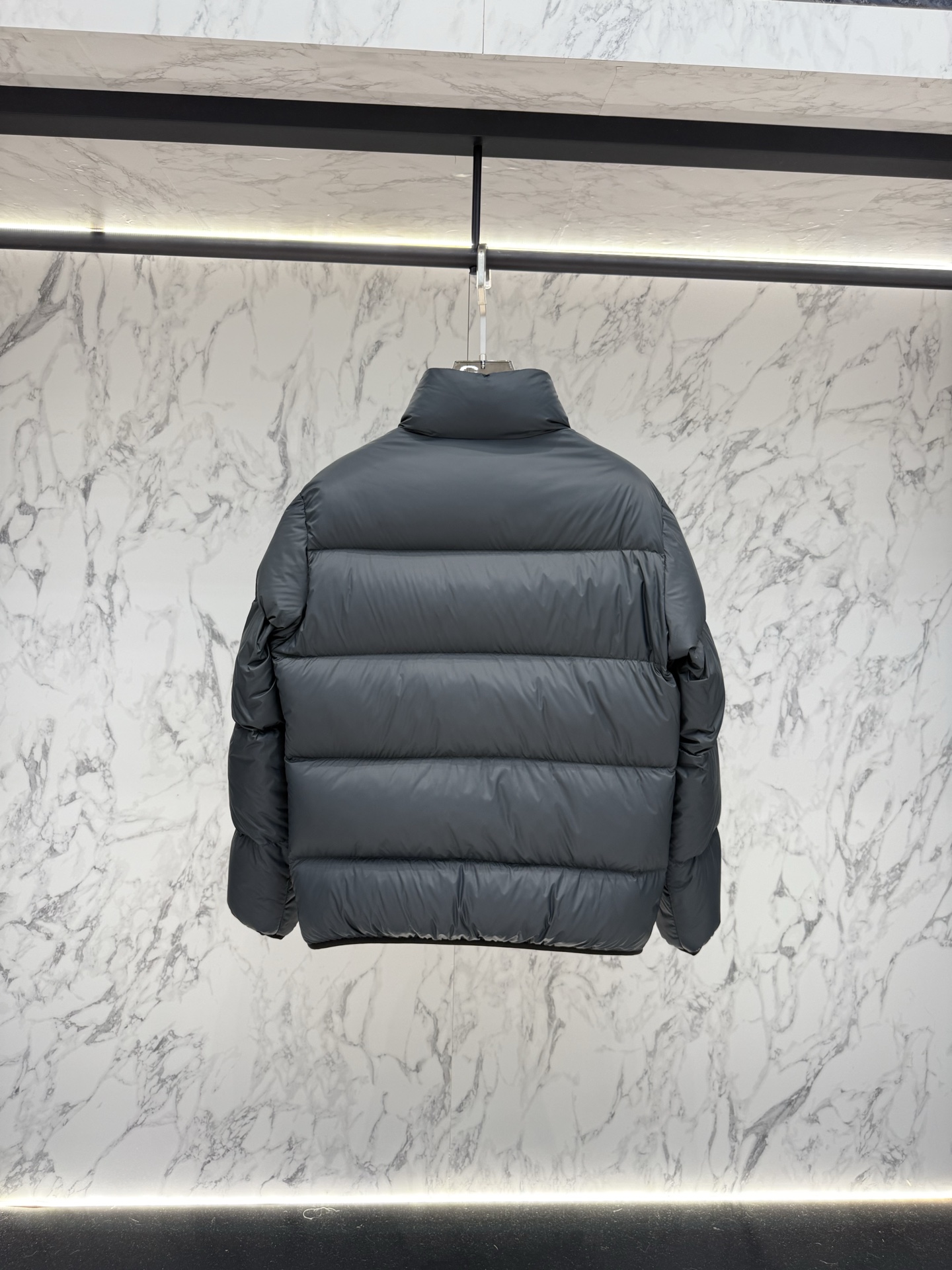 Пуховик Moncler