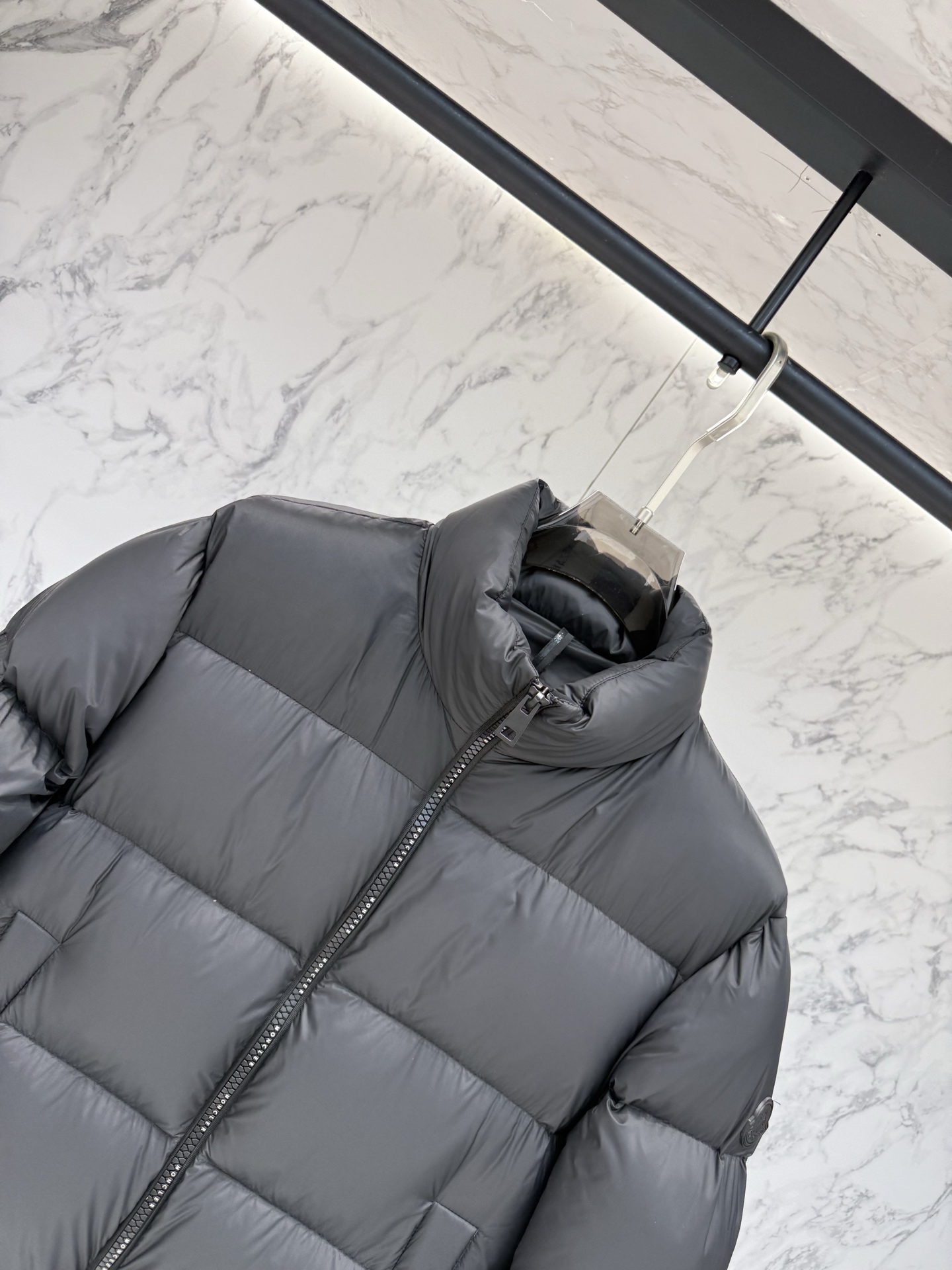 Пуховик Moncler