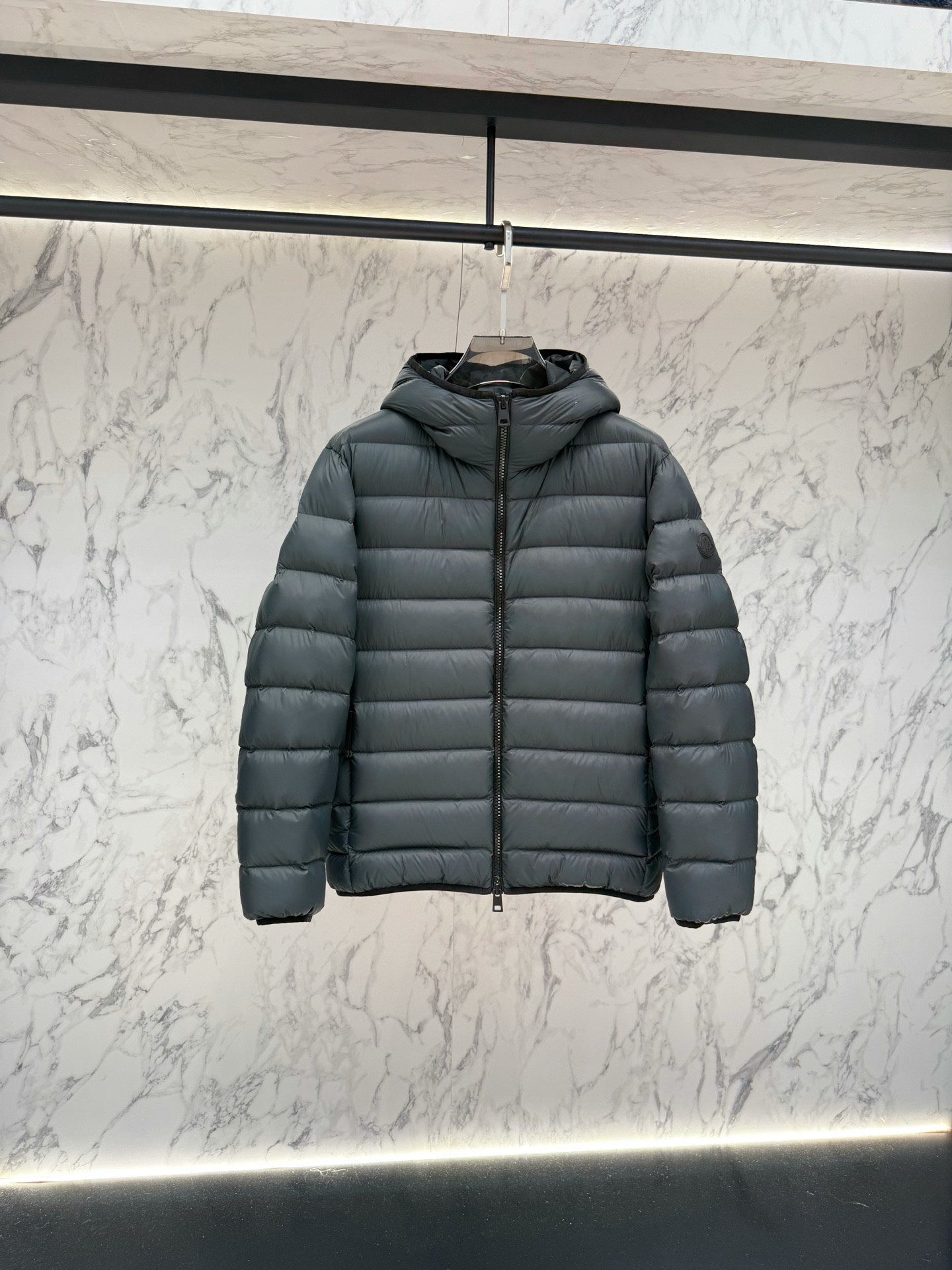 Пуховик Moncler