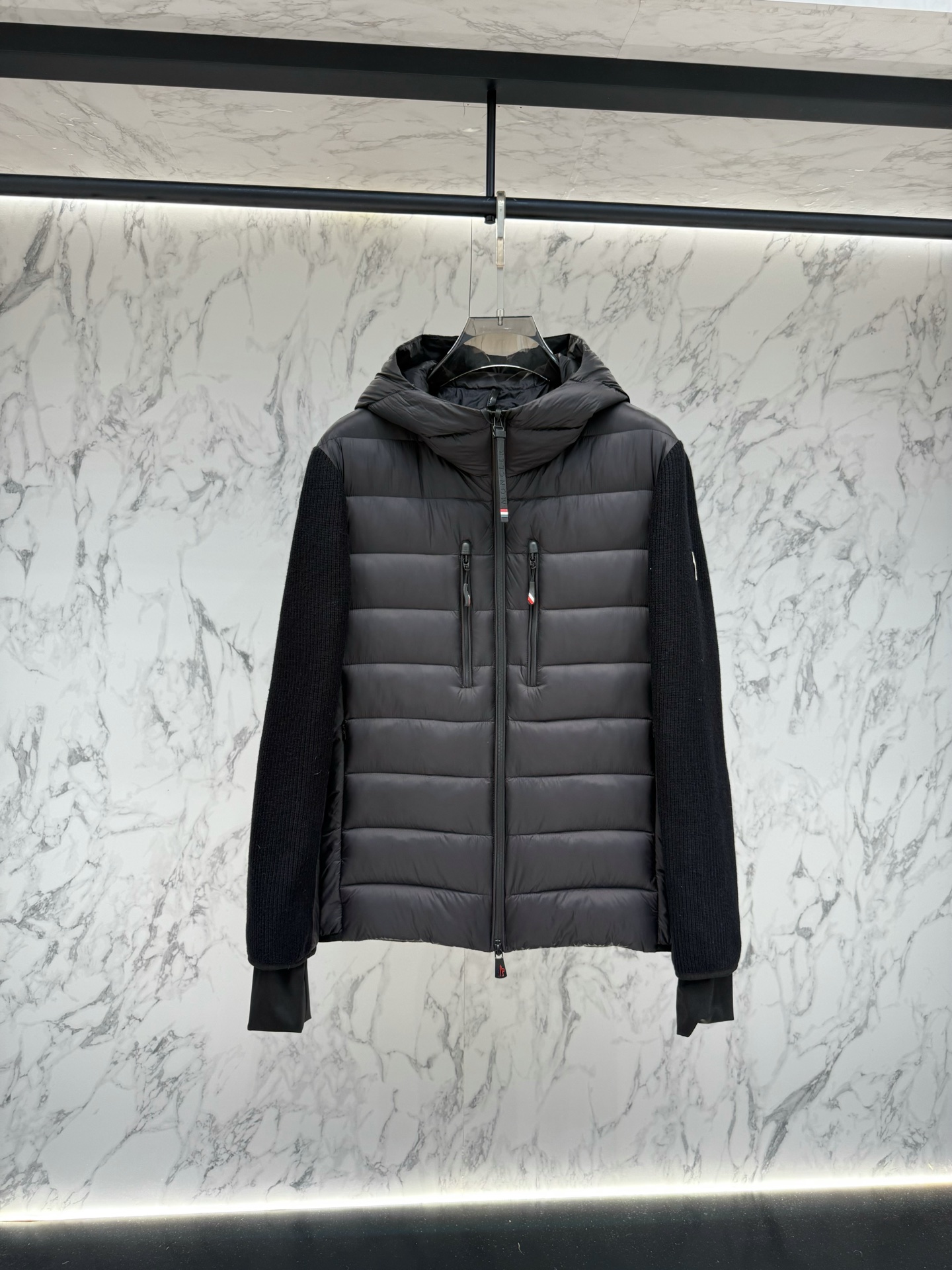 Пуховик Moncler