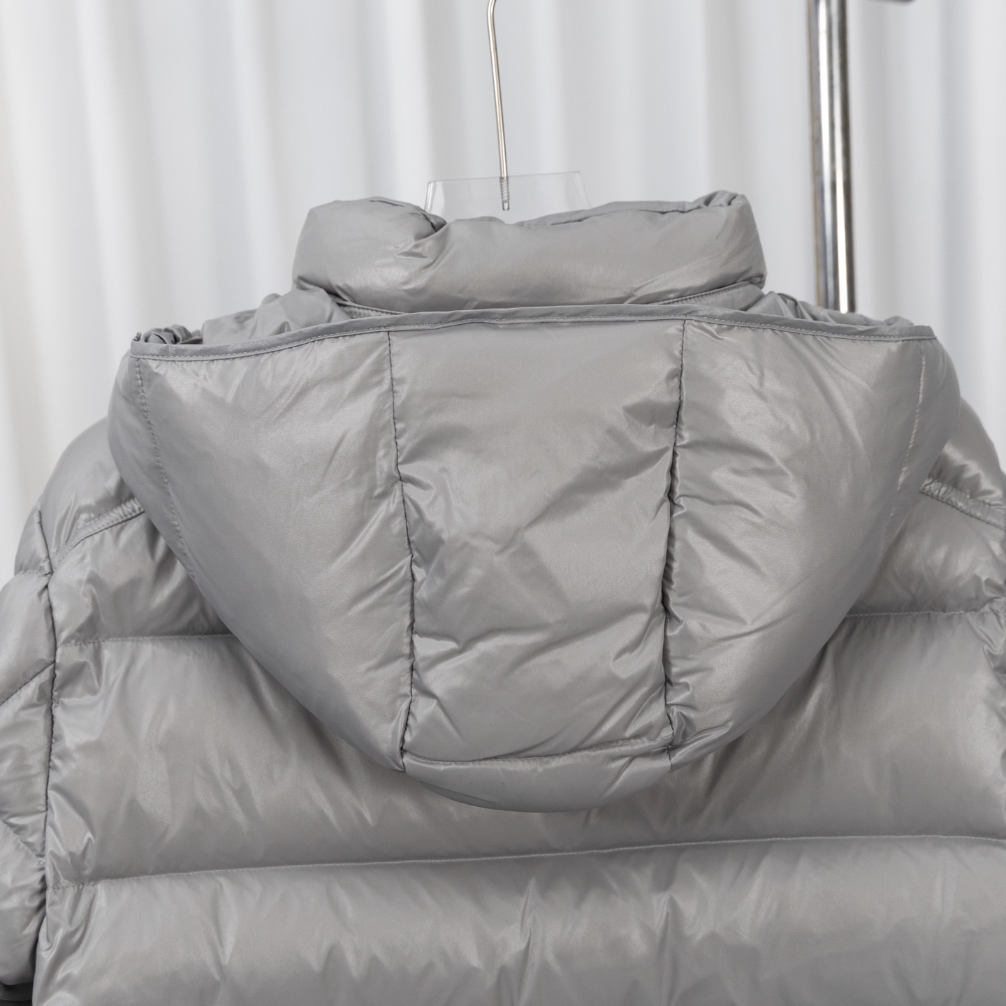 Moncler Maya 短款羽绒服 - 高性能デザイン