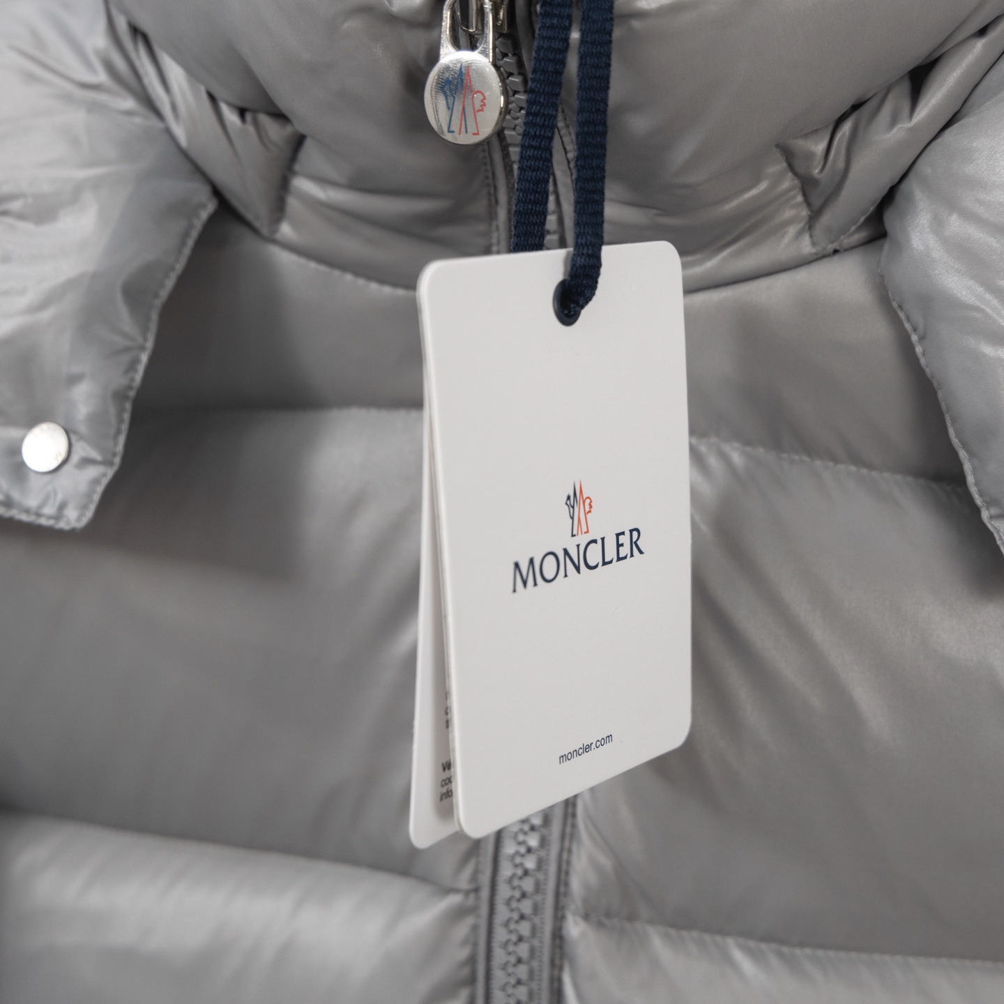 Moncler Maya 短款羽绒服 - 高性能デザイン