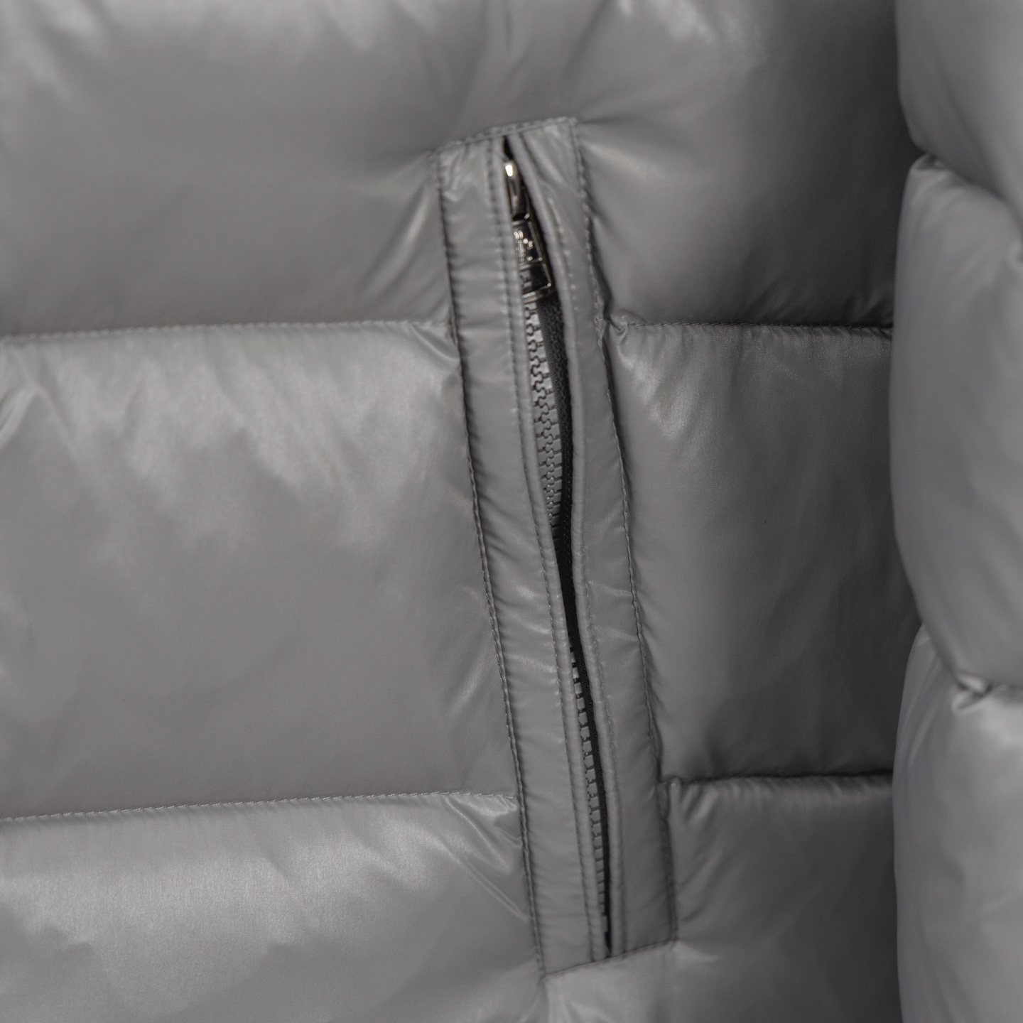 Moncler Maya 短款羽绒服 - 高性能デザイン