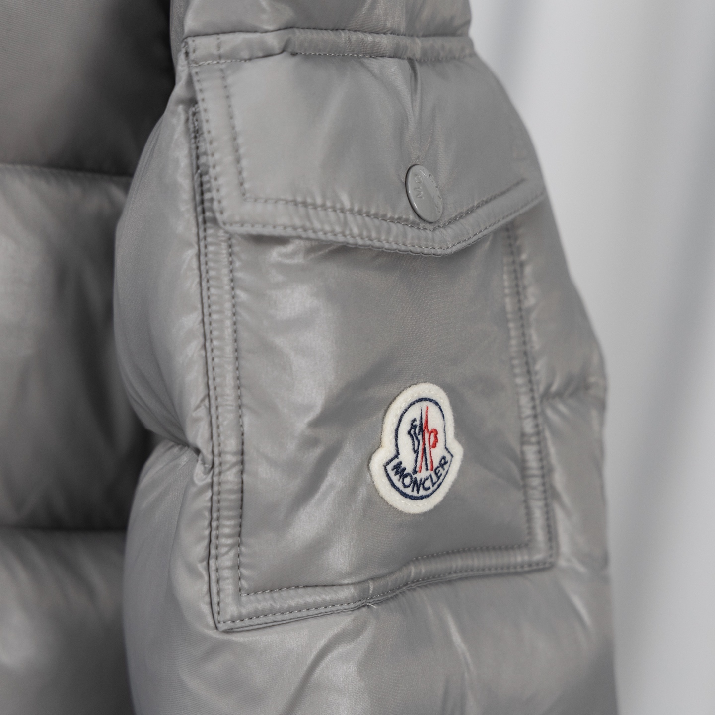Moncler Maya 短款羽绒服 - 高性能デザイン