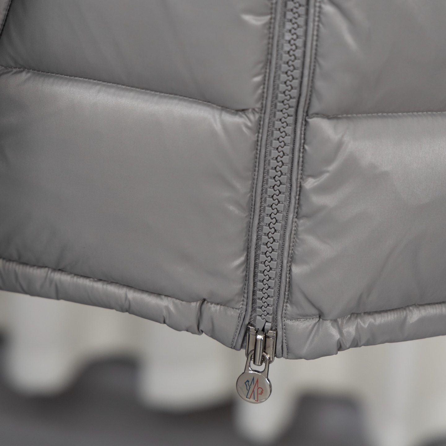 Moncler Maya 短款羽绒服 - 高性能デザイン