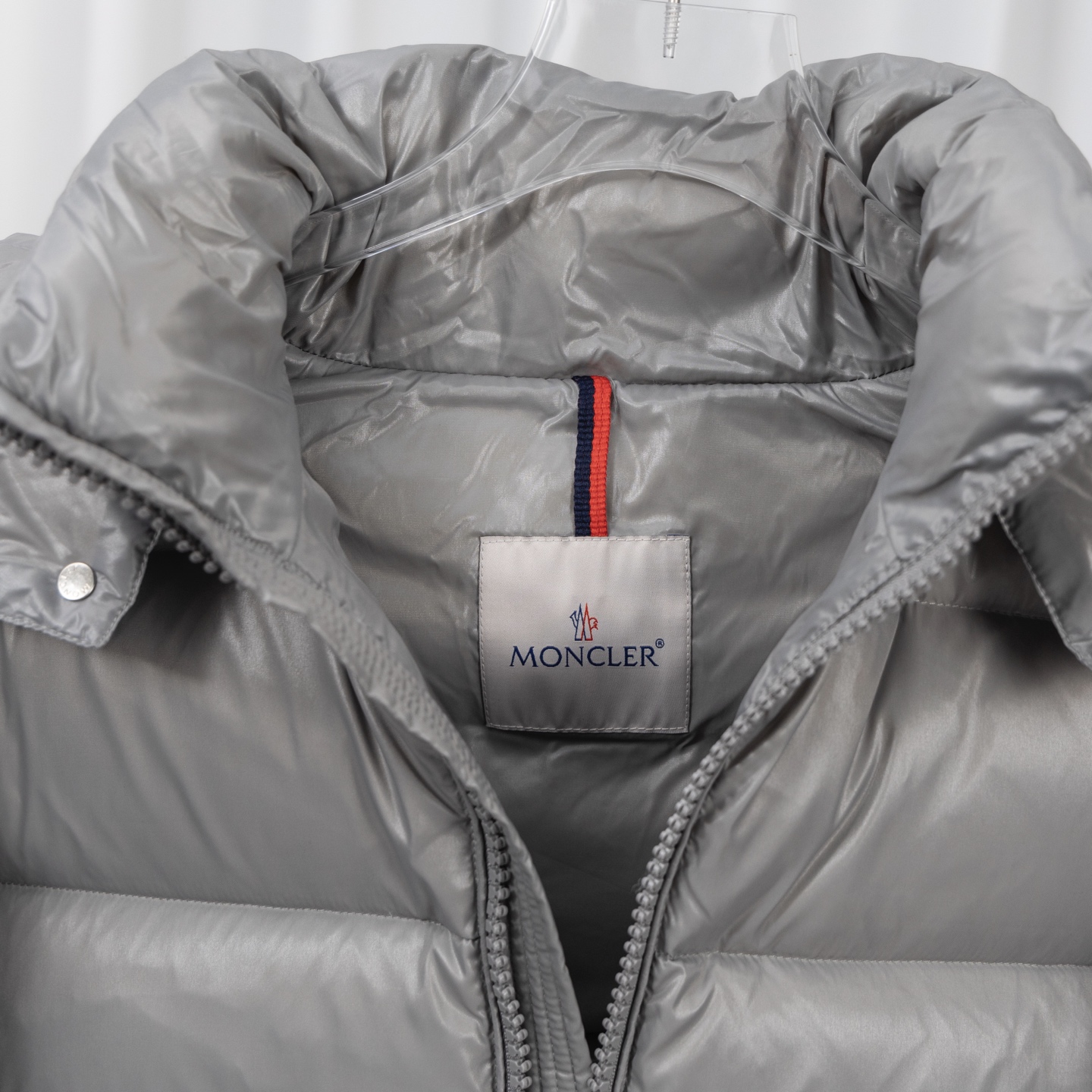 Moncler Maya 短款羽绒服 - 高性能デザイン