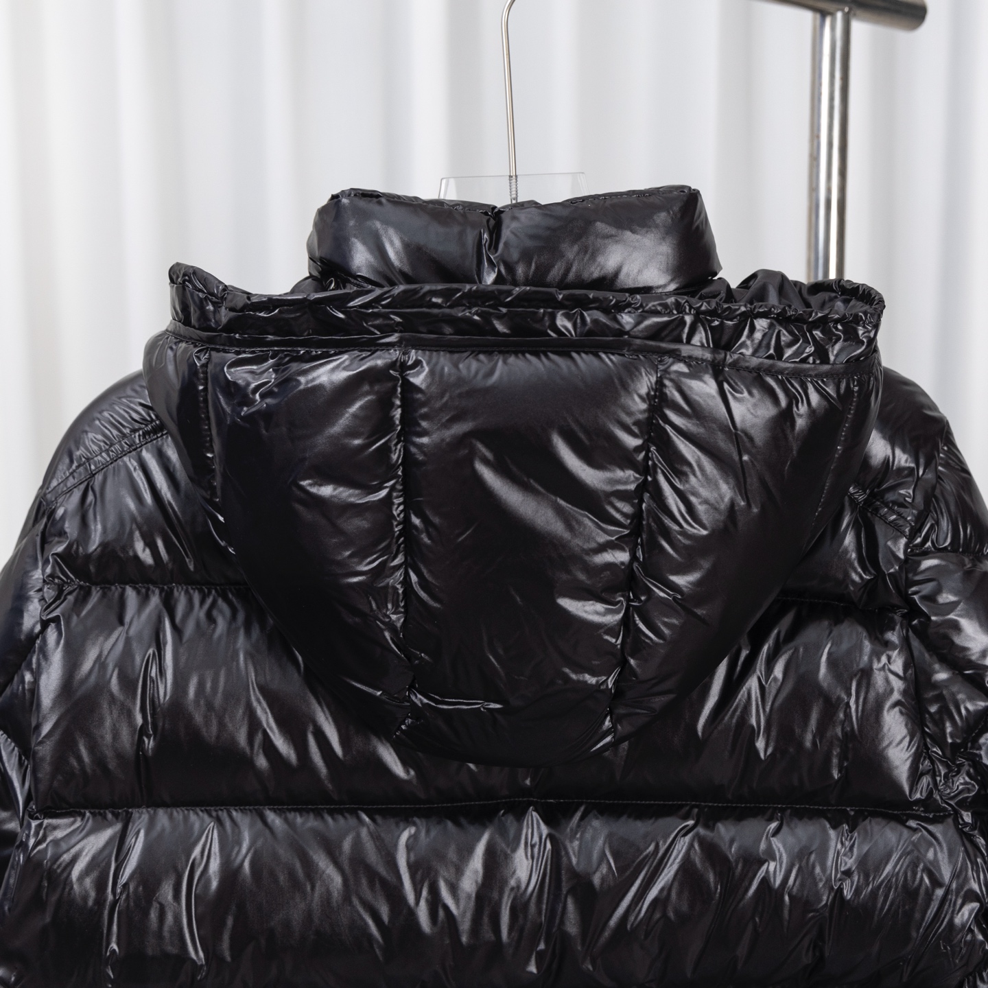 Moncler Maya 短款羽绒服 - 高性能・上質素材