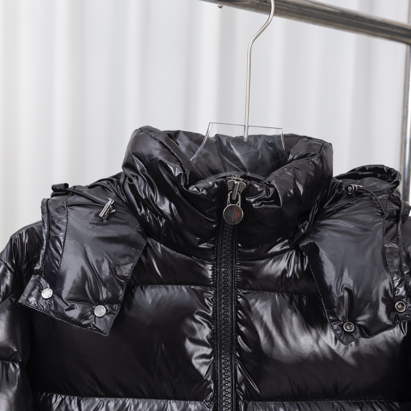 Moncler Maya 短款羽绒服 - 高性能・上質素材