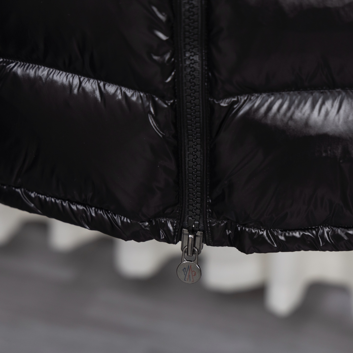 Moncler Maya 短款羽绒服 - 高性能・上質素材