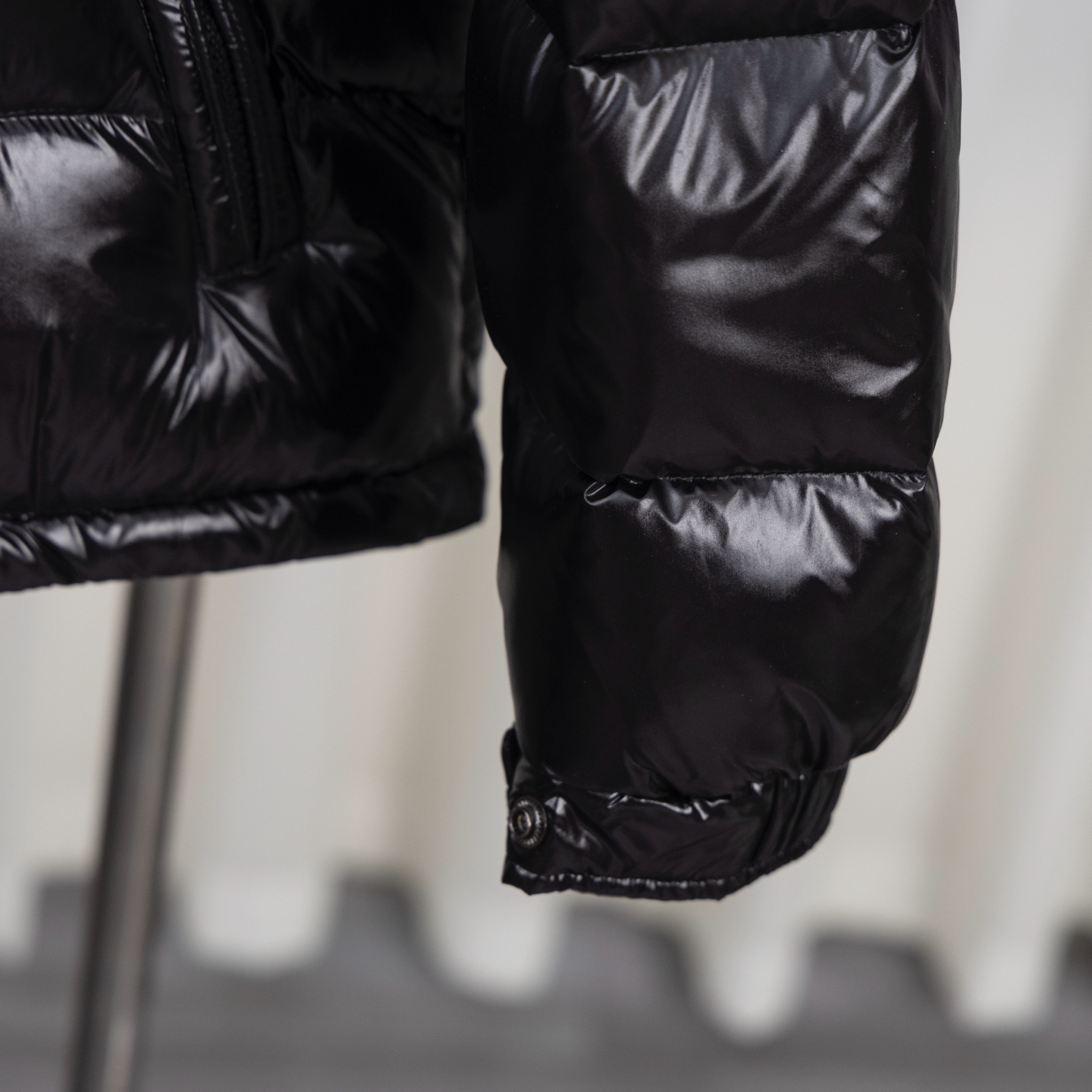 Moncler Maya 短款羽绒服 - 高性能・上質素材