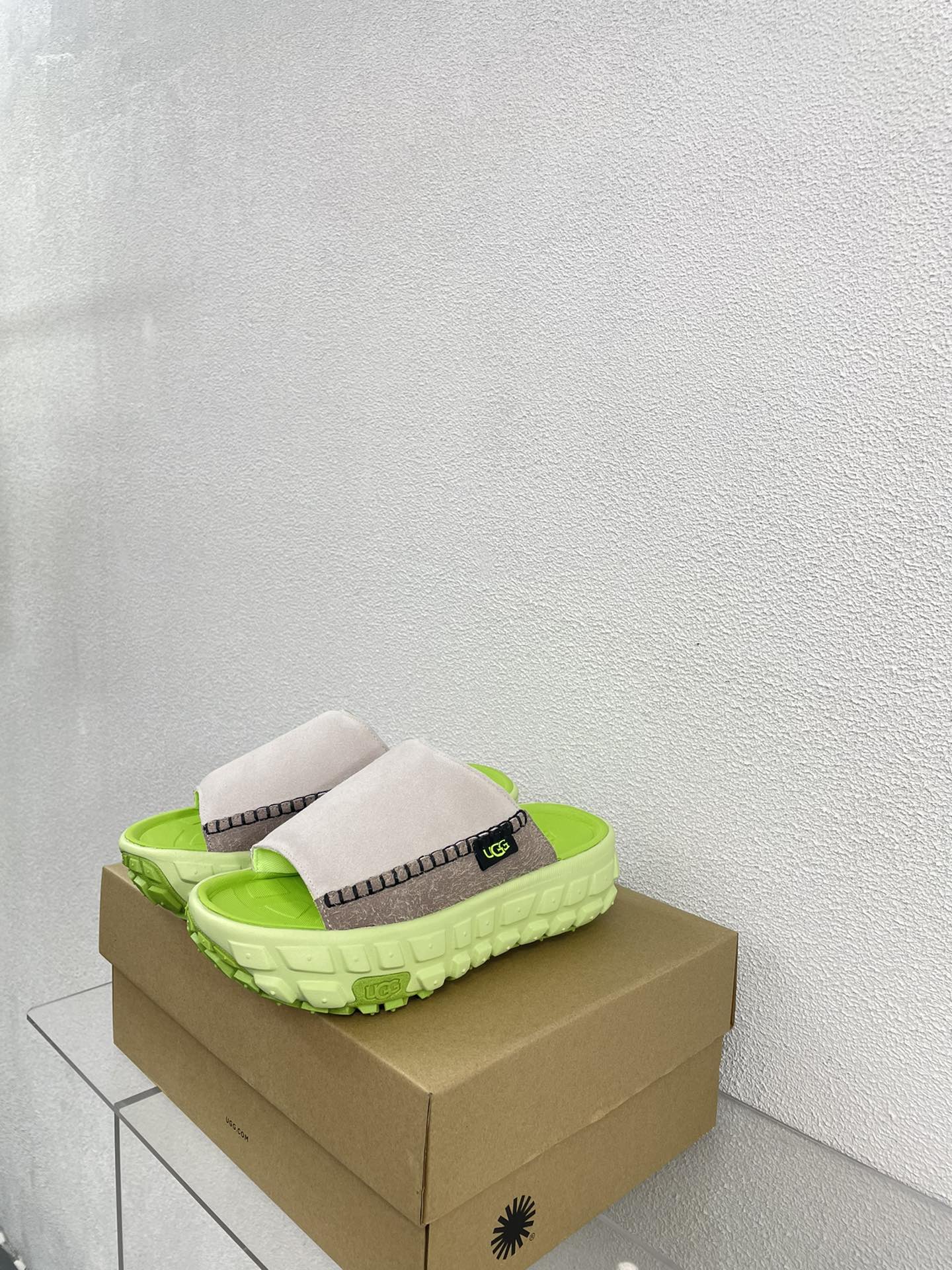 UGG AAA
 Shoes Slippers Beige Fluorescent Green White Rubber Summer Collection