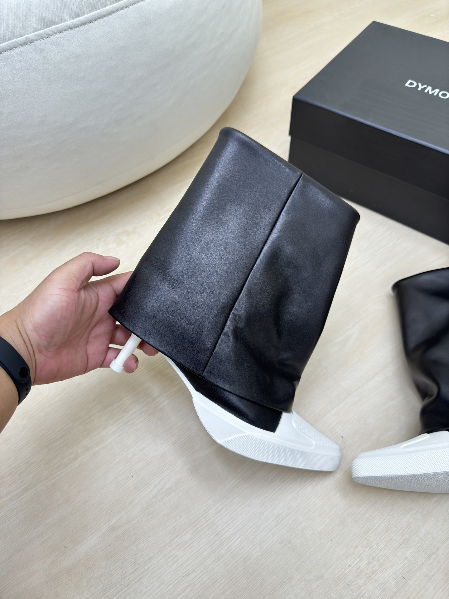 Luxury Designer Brand Shoes: Dym*nlatry Collection Highlights Black, National Tide, and Quality Craftsmanship - 图片 3