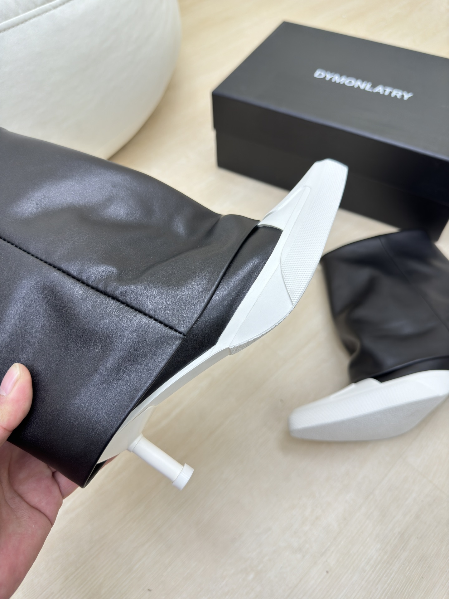 Luxury Designer Brand Shoes: Dym*nlatry Collection Highlights Black, National Tide, and Quality Craftsmanship - 图片 5