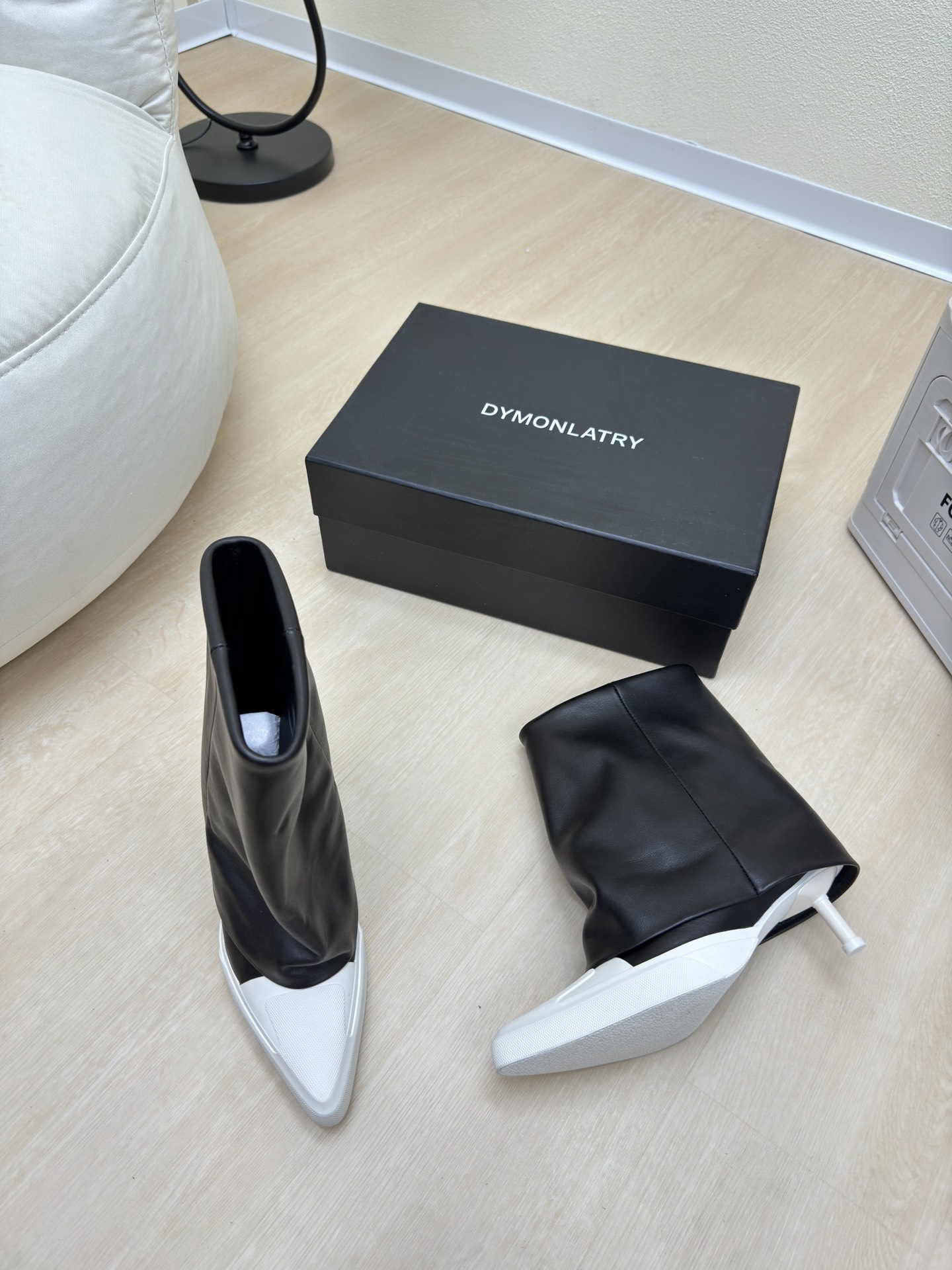 Luxury Designer Brand Shoes: Dym*nlatry Collection Highlights Black, National Tide, and Quality Craftsmanship - 图片 2