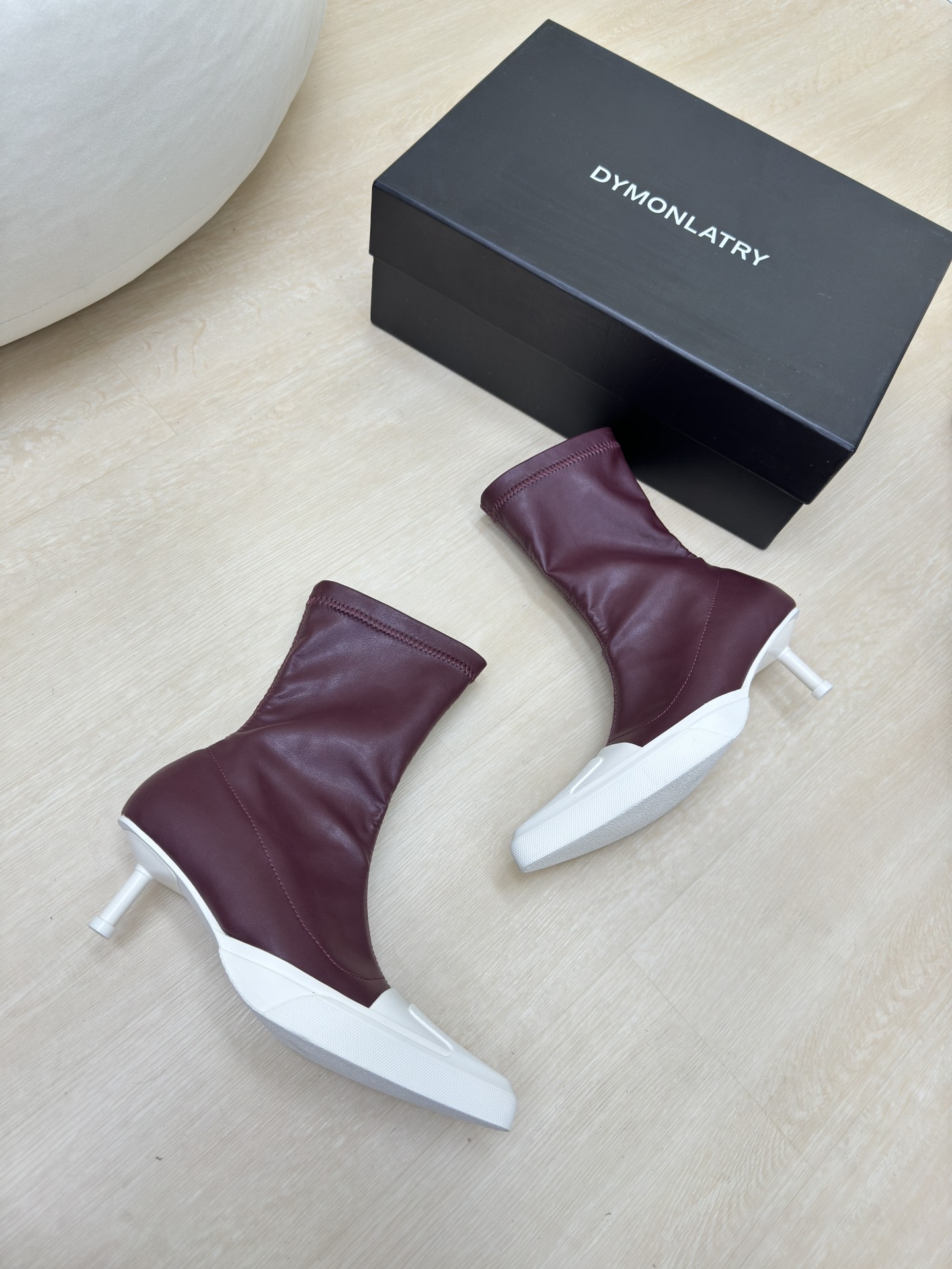 Luxury Designer Boots: High Drums, Thin Legs, Dym*nlatry, Wine Red Fashion Tide - 图片 3