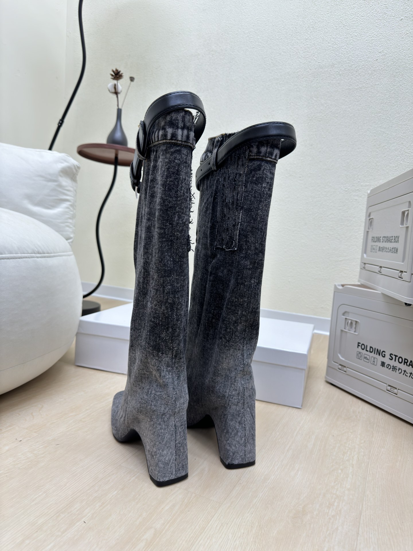 Parisian Brand Coperni: Elegant Boots in Black, Flawless Tailoring, Limited Availability - 图片 8