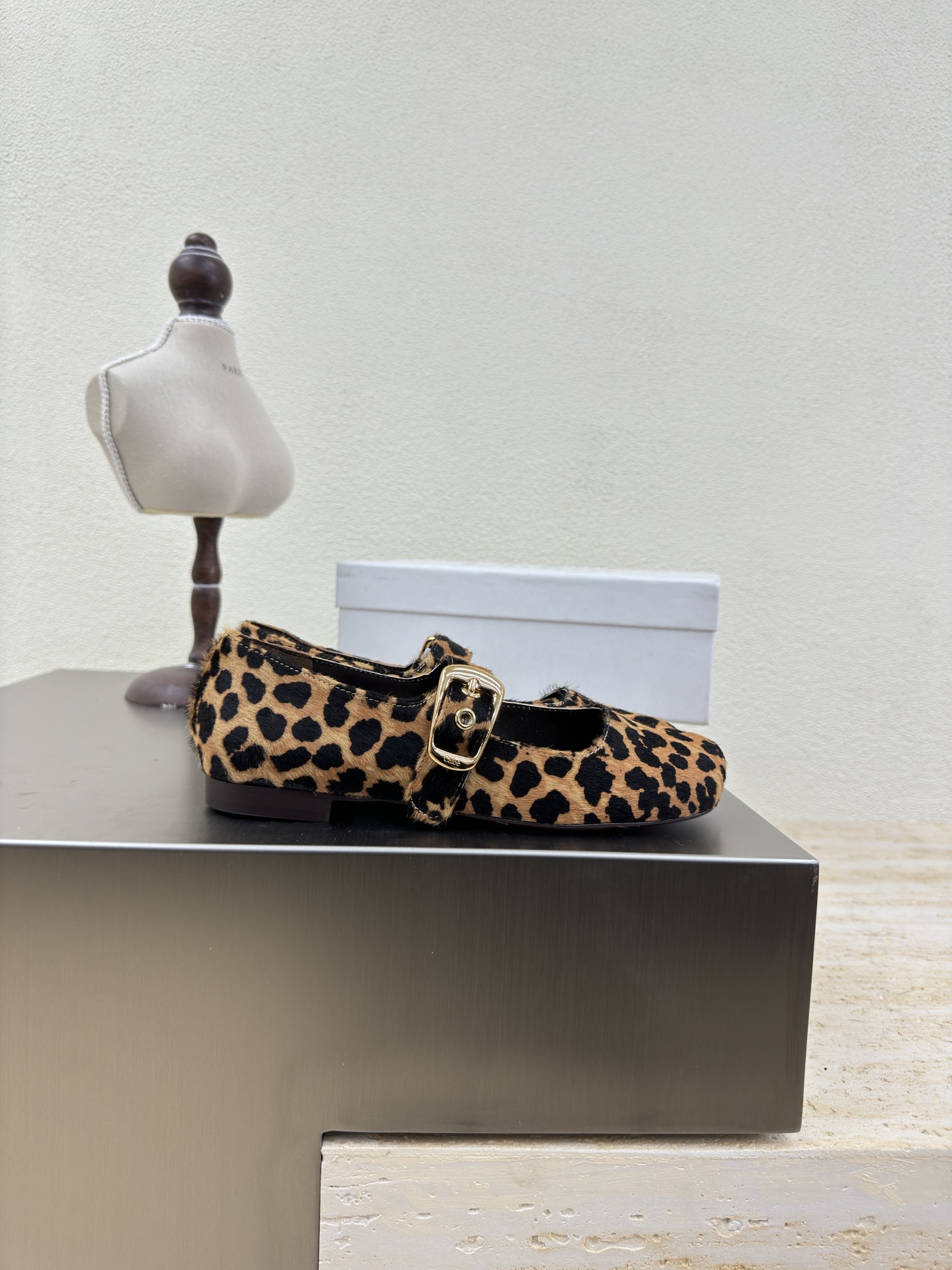 Luxury Handmade Panther Horse Fur Shoes: Eco-Friendly, Stylish, and Comfortable - 图片 9