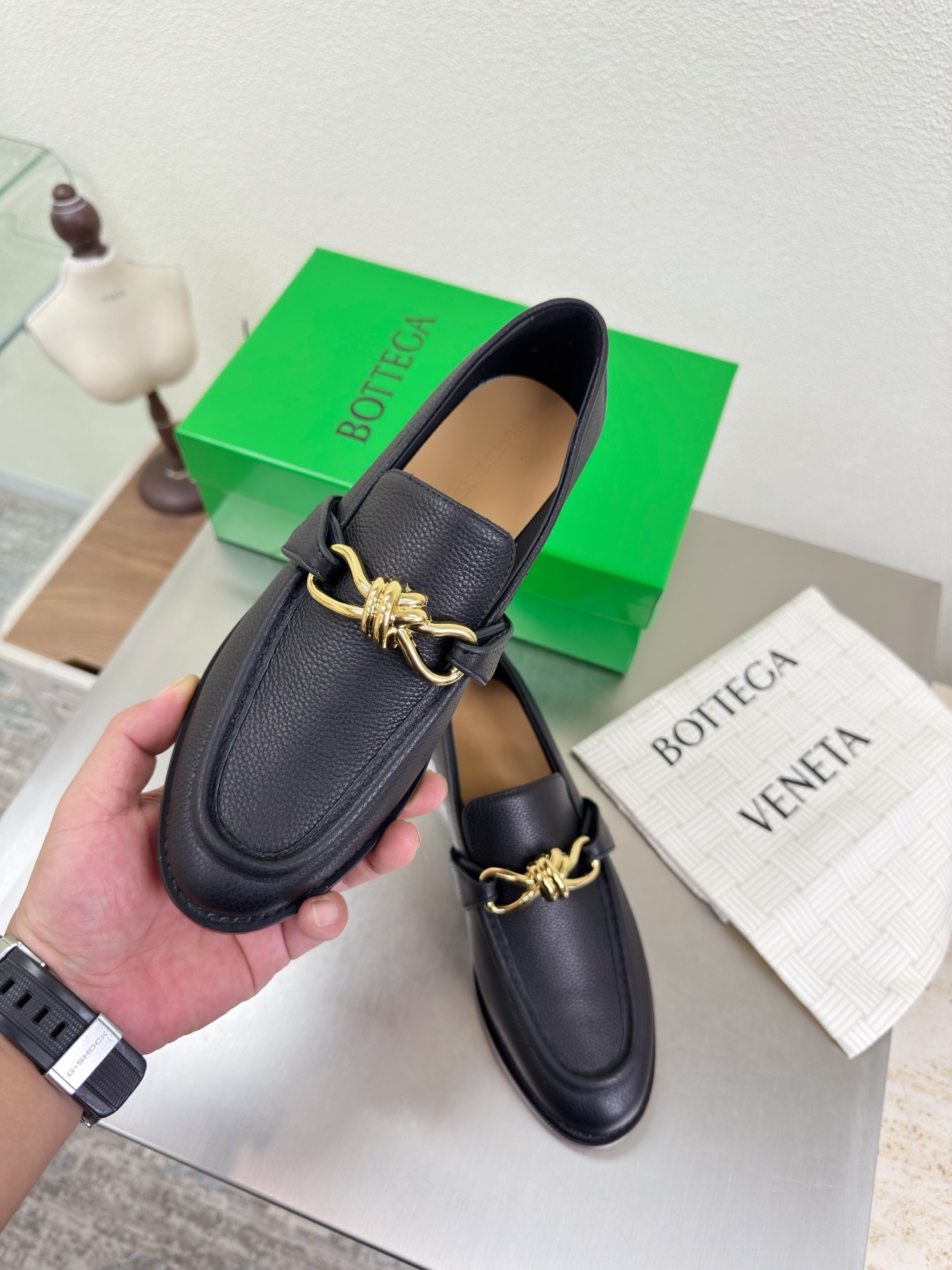 高版本出厂 Bottega Veneta/BV F065 2026ss新款老钱风荔枝纹皮鎏金扣饰平底乐福