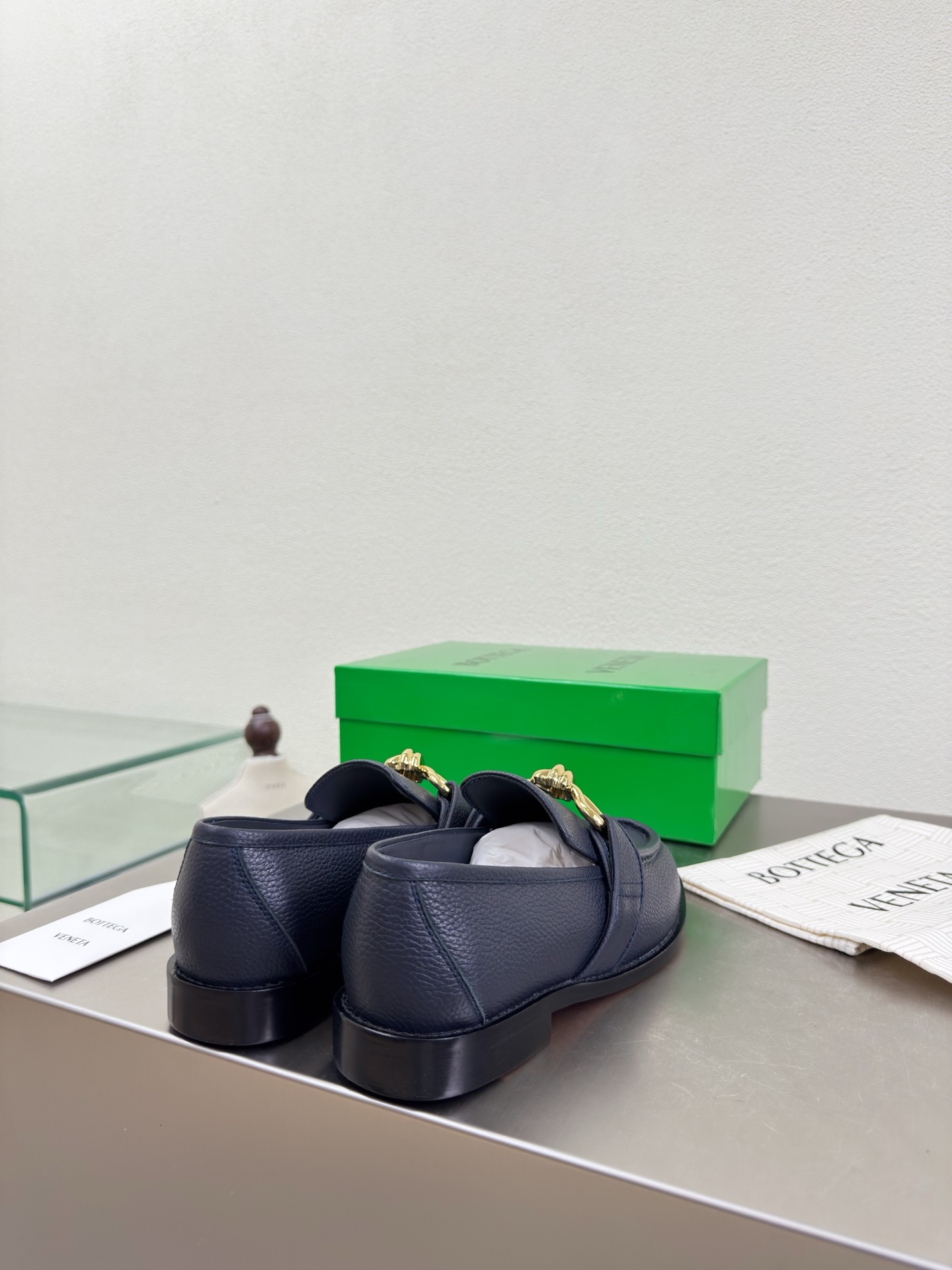 高版本出厂 Bottega Veneta/BV F065 2026ss新款老钱风荔枝纹皮鎏金扣饰平底乐福