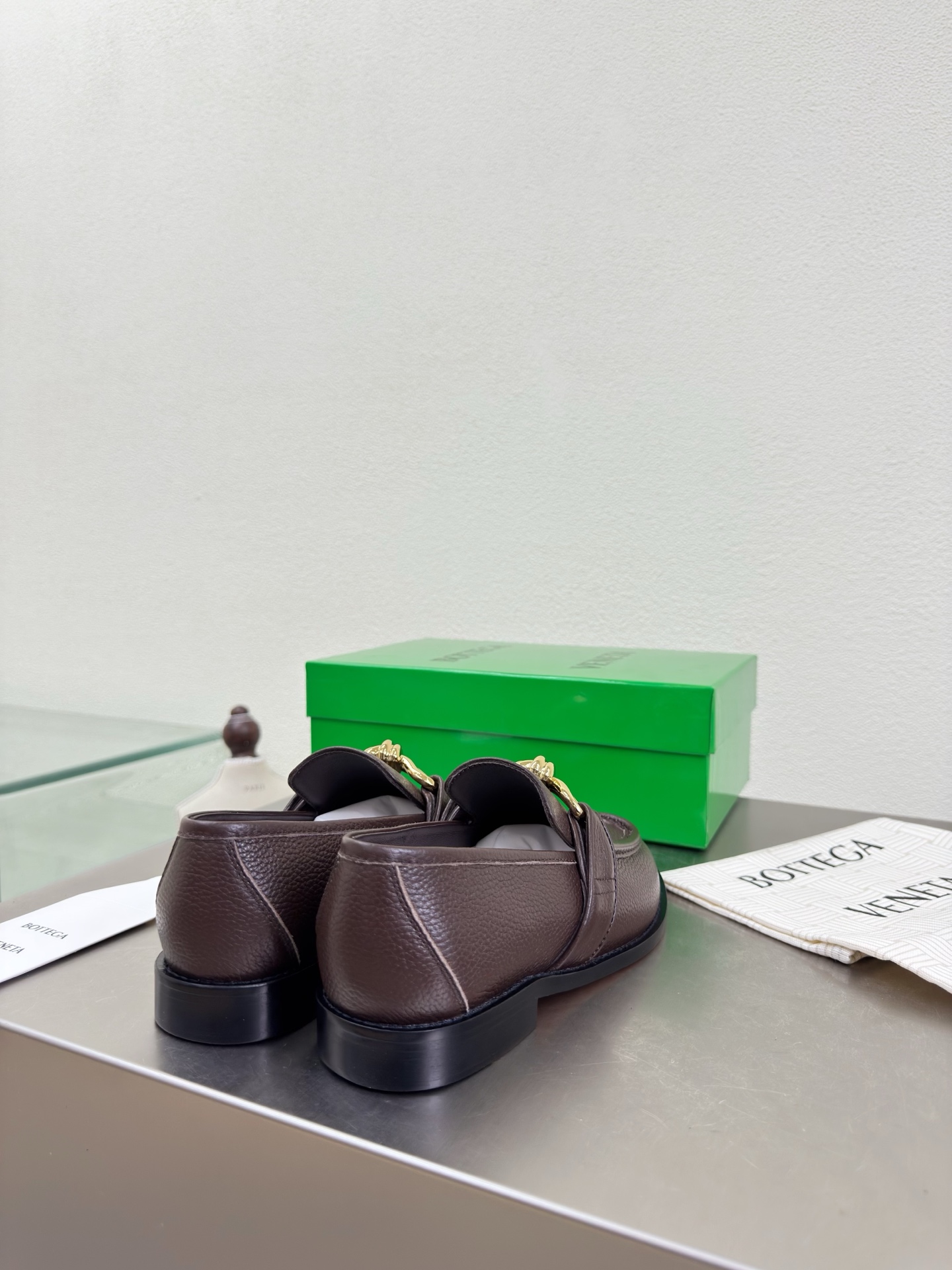 高版本出厂 Bottega Veneta/BV F065 2026ss新款老钱风荔枝纹皮鎏金扣饰平底乐福