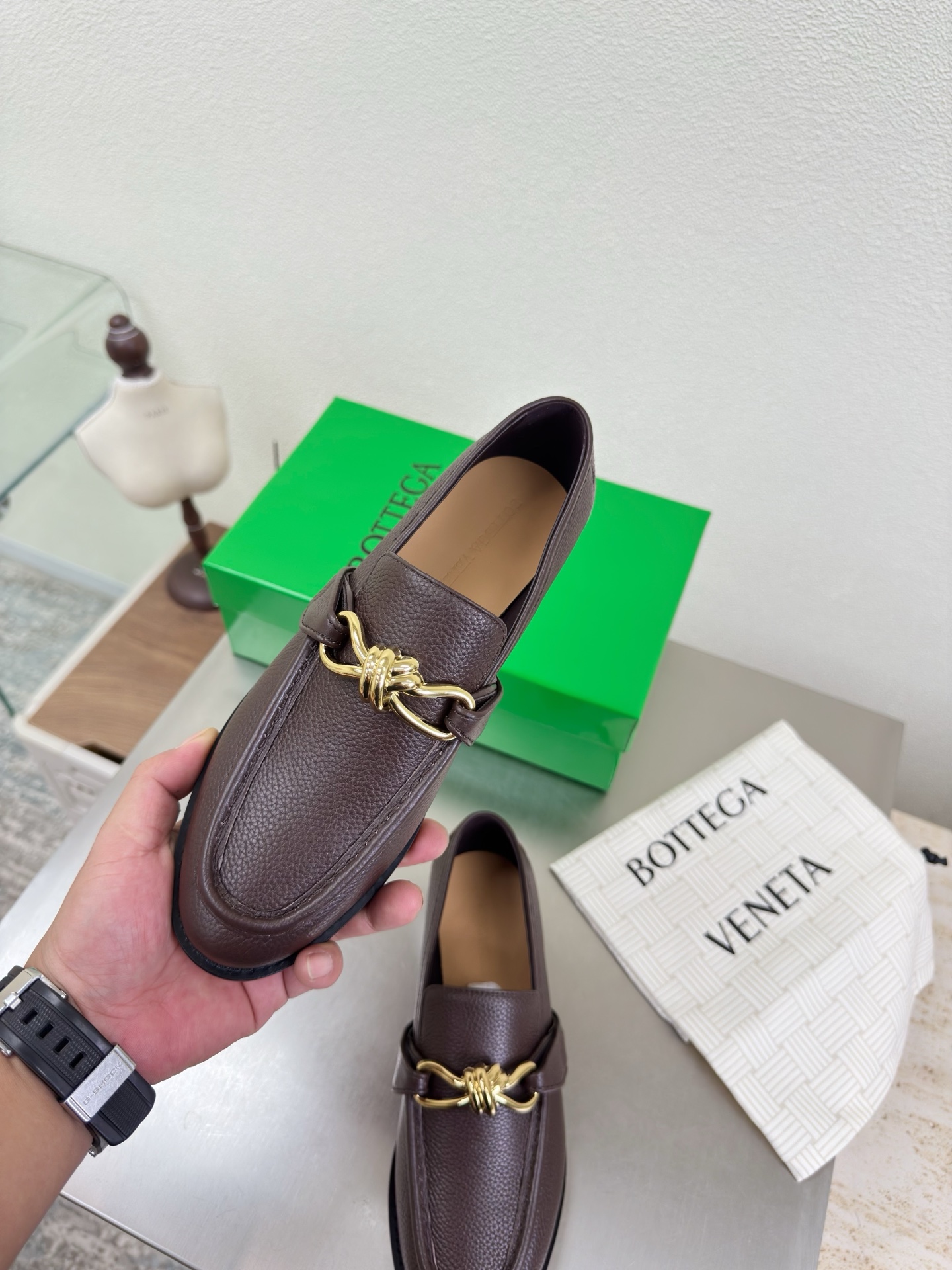 高版本出厂 Bottega Veneta/BV F065 2026ss新款老钱风荔枝纹皮鎏金扣饰平底乐福