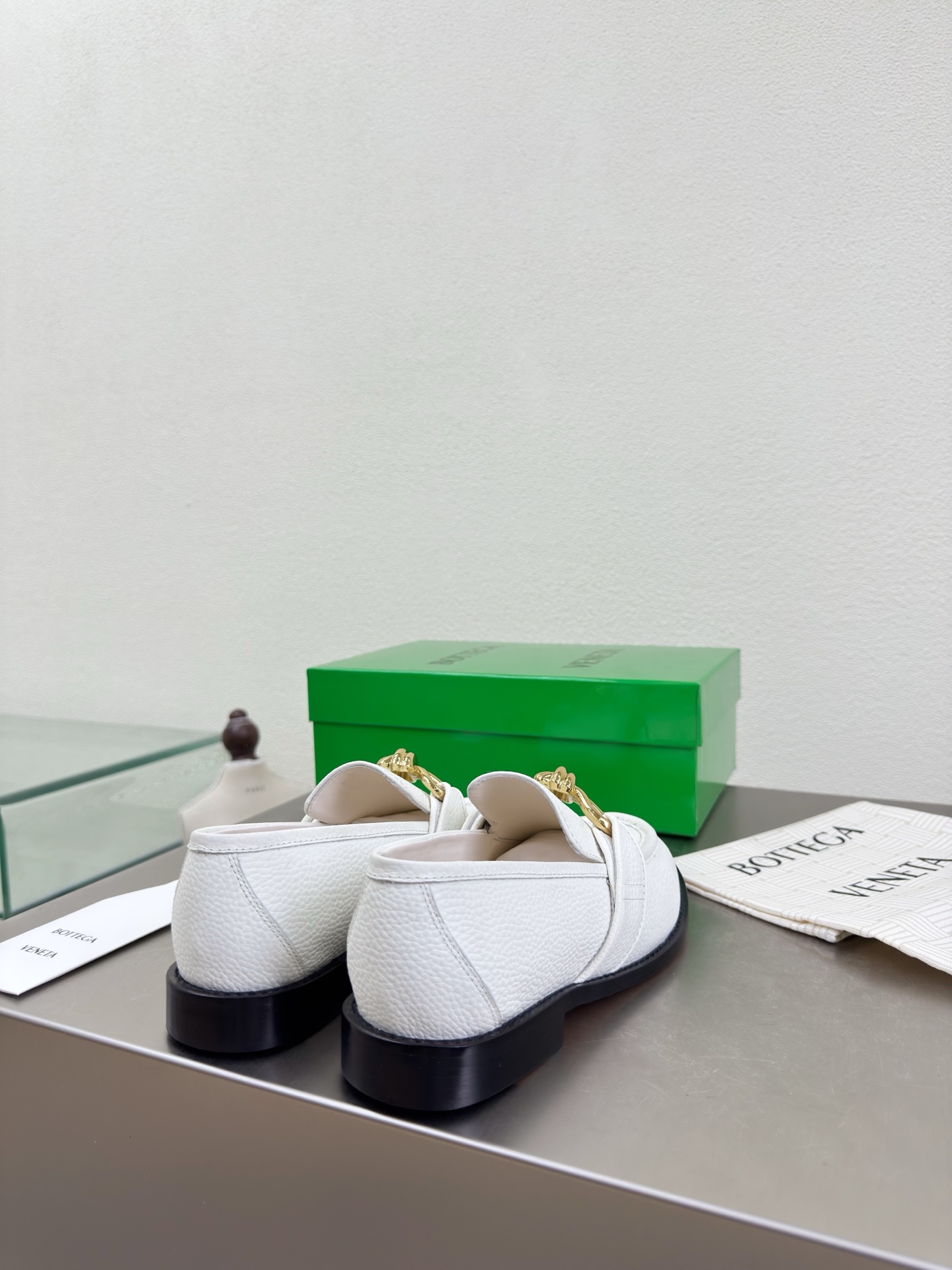 高版本出厂 Bottega Veneta/BV F065 2026ss新款老钱风荔枝纹皮鎏金扣饰平底乐福