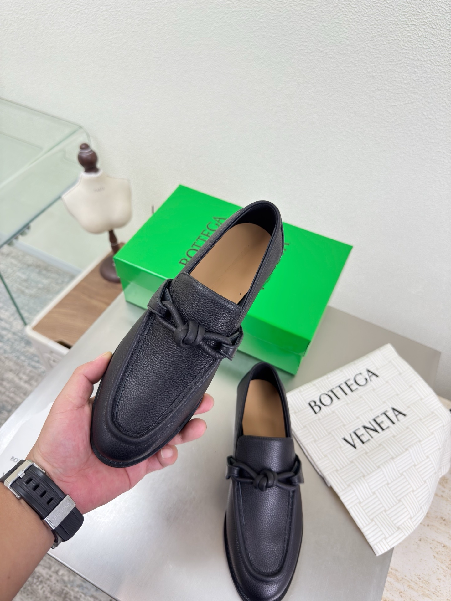 高版本出厂 Bottega Veneta/BV F065 2026ss新款老钱风荔枝纹皮绳结扣饰平底乐福