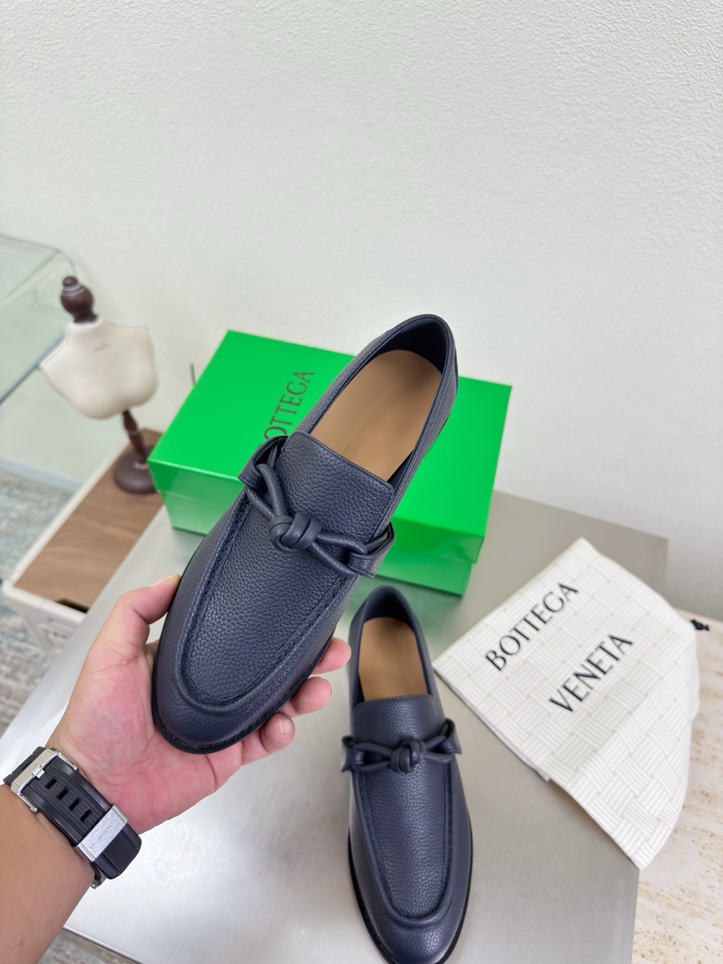 高版本出厂 Bottega Veneta/BV F065 2026ss新款老钱风荔枝纹皮绳结扣饰平底乐福