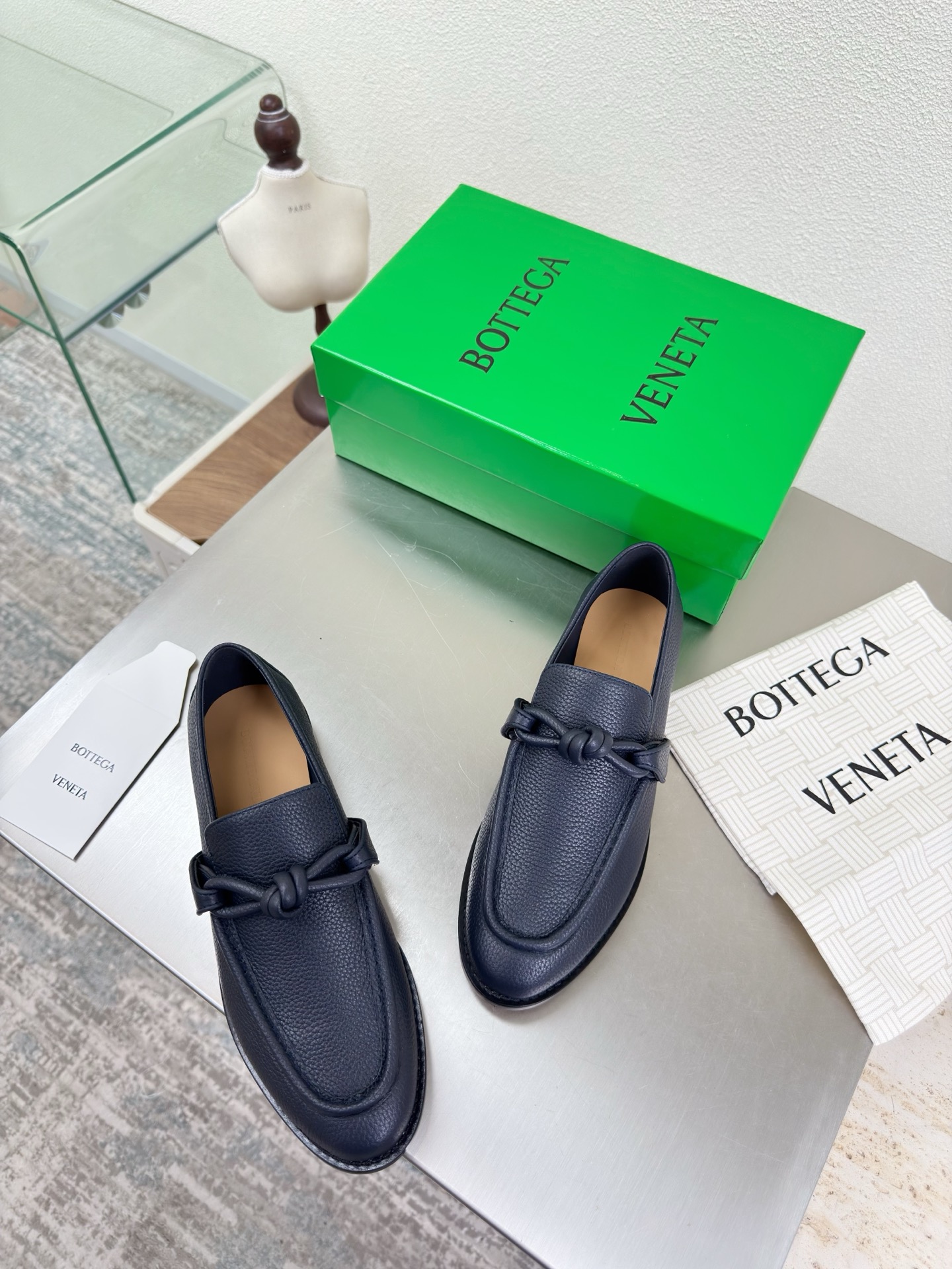 高版本出厂 Bottega Veneta/BV F065 2026ss新款老钱风荔枝纹皮绳结扣饰平底乐福